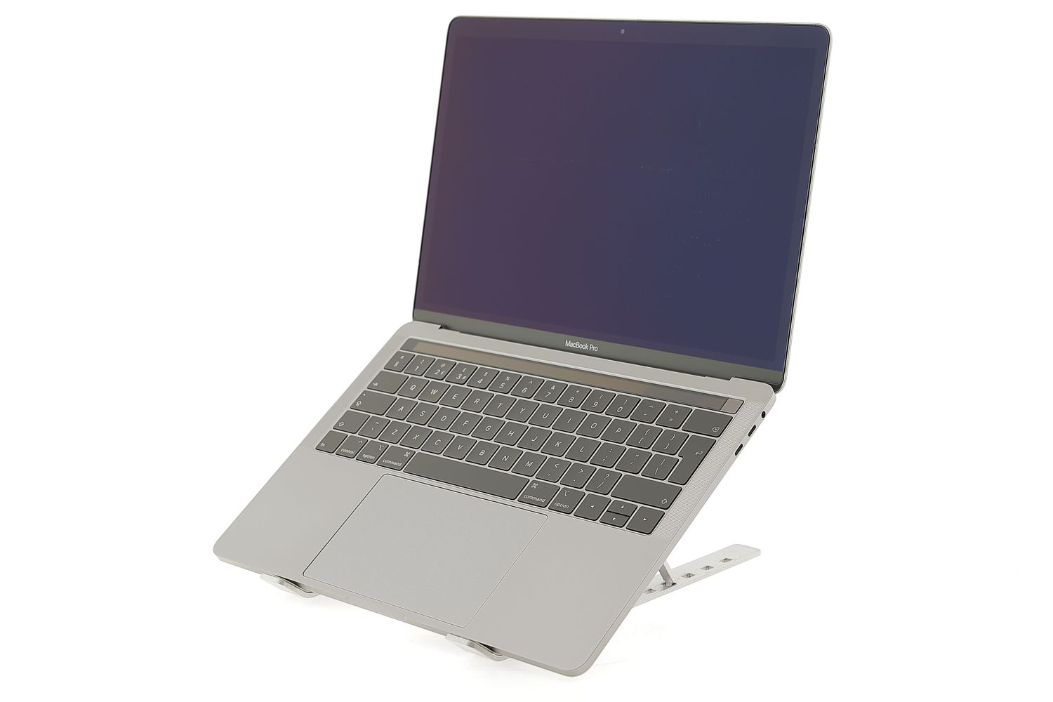 Apple MacBook Pro 13″ Touch Bar 2019, i5 2.4 GHz, 16 GB, Intel Iris Plus Graphics 655 256 GB Space Gray - Kiváló