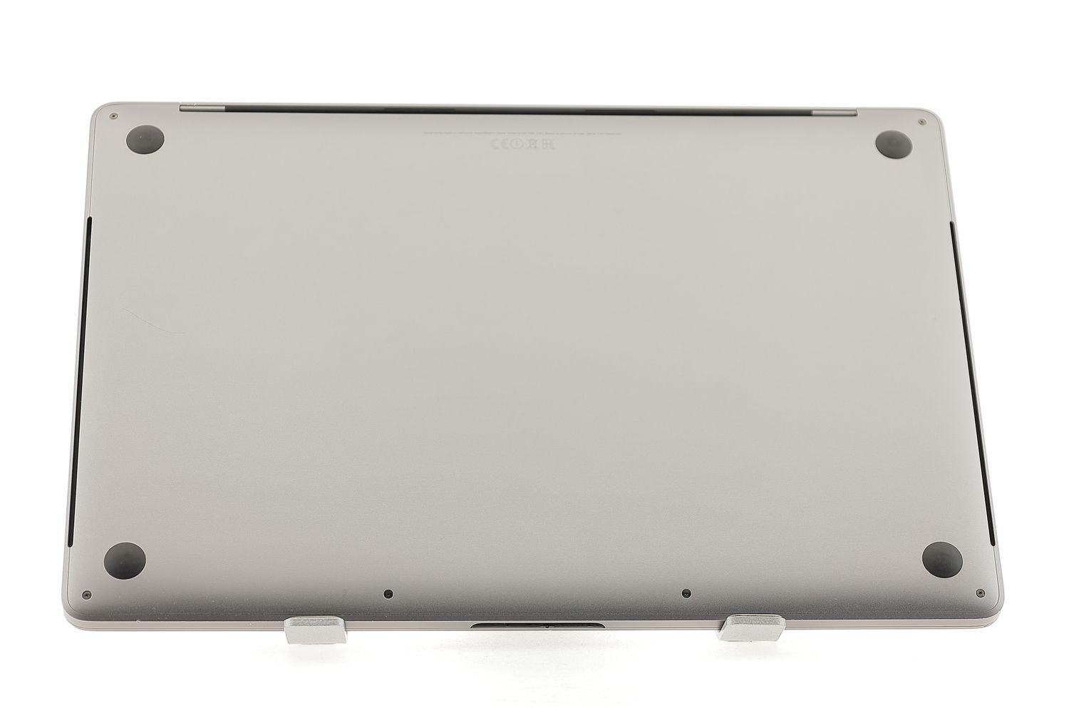 Apple MacBook Pro 15″ Touch Bar 2017, i7 2.8 GHz, 16 GB, AMD Radeon Pro 555 256 GB Space Gray - Nagyon jó