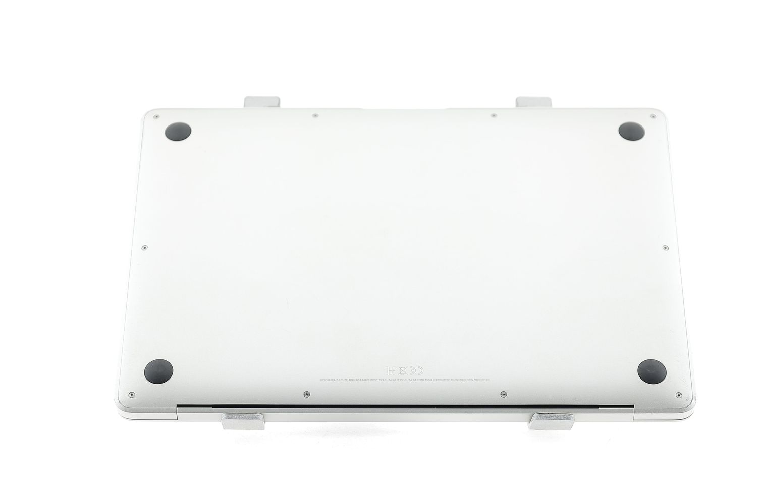 Apple MacBook Air 13″ 2020, i5 1.1 GHz, 8 GB, Intel Iris Plus 512 GB Silver - Много добро
