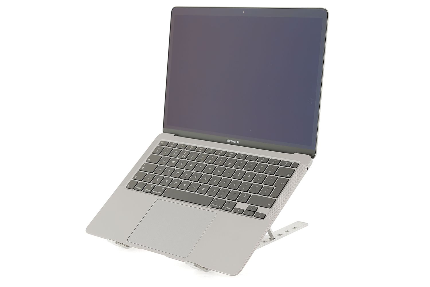 Apple MacBook Air 13″ 2020, i5 1.1 GHz, 8 GB, Intel Iris Plus 256 GB Space Gray - Като нов