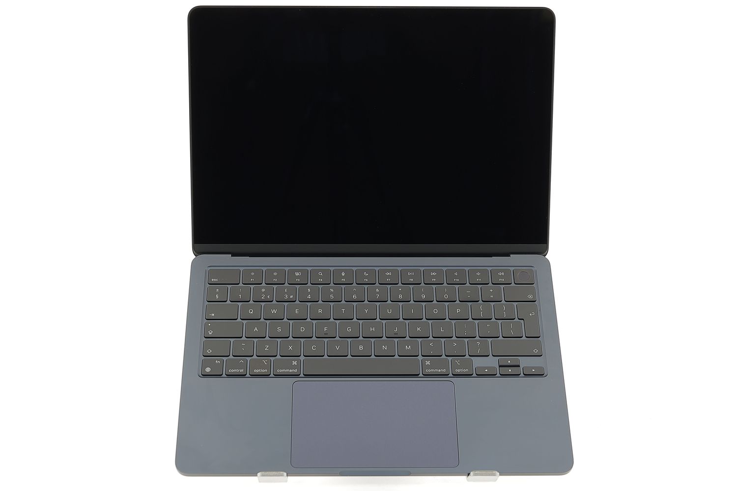 Apple MacBook Air 13″ 2022, M2 8 Cores, 8 GB, 8 core GPU 256 GB Midnight