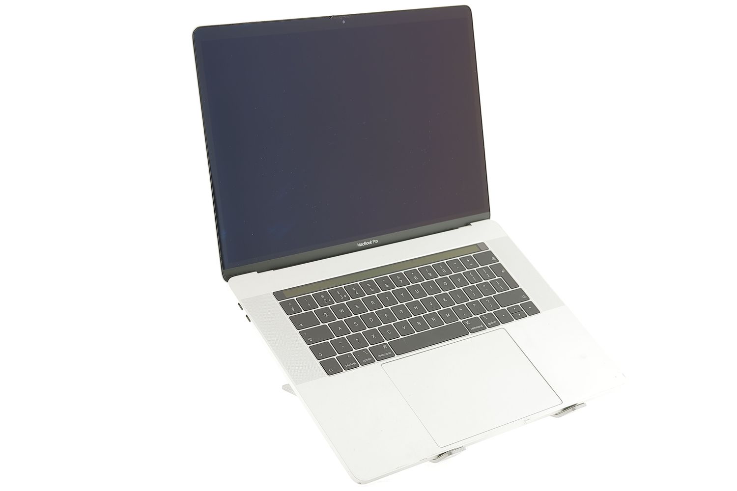 Apple MacBook Pro 15″ Touch Bar 2017, i7 2.9 GHz, 16 GB, AMD Radeon Pro 560 512 GB Silver - Bun