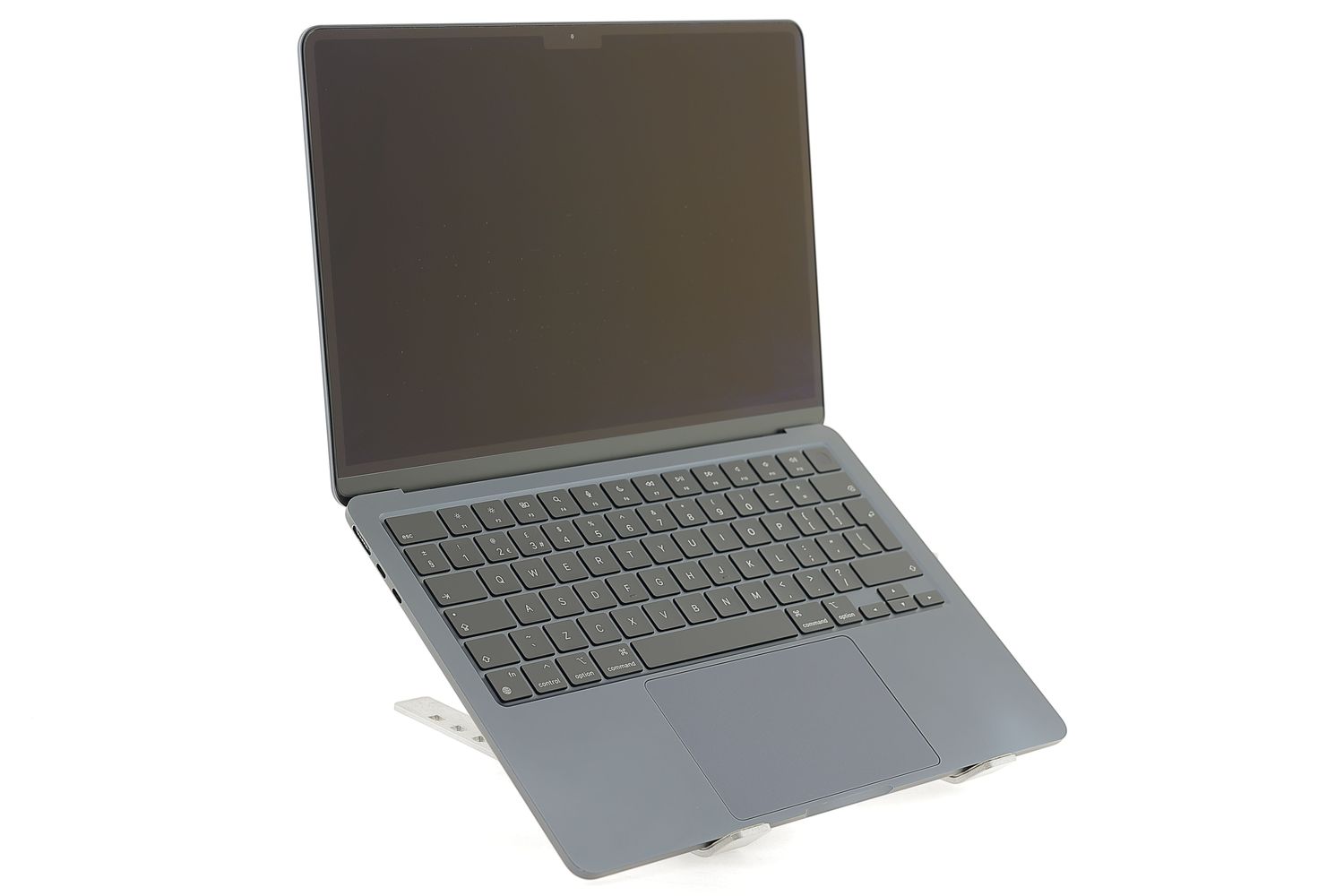 Apple MacBook Air 13″ 2022, M2 8 Cores, 8 GB, 10 core GPU 512 GB Midnight - Nagyon jó
