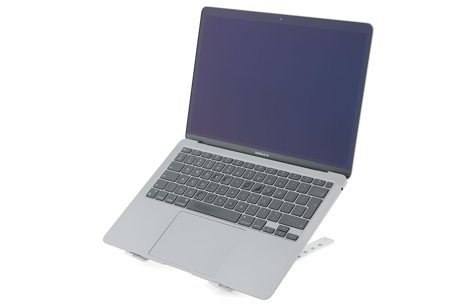 Apple MacBook Air 13″ 2020, M1 8 Cores, 8 GB, 7 core GPU 256 GB Space Gray - Kiváló