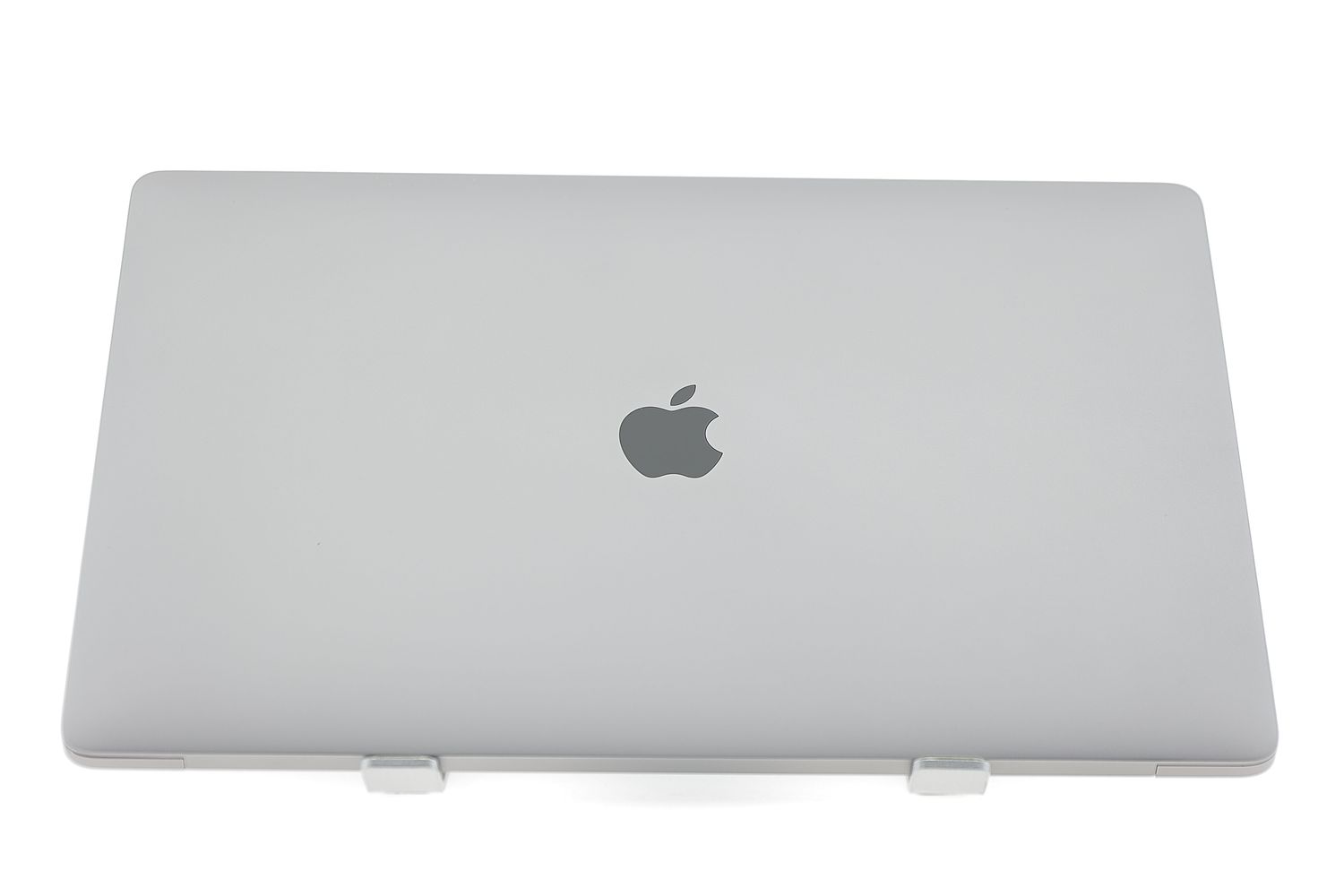 Apple MacBook Pro 15″ Touch Bar 2017, i7 2.8 GHz, 16 GB, AMD Radeon Pro 555 256 GB Space Gray - Много добро
