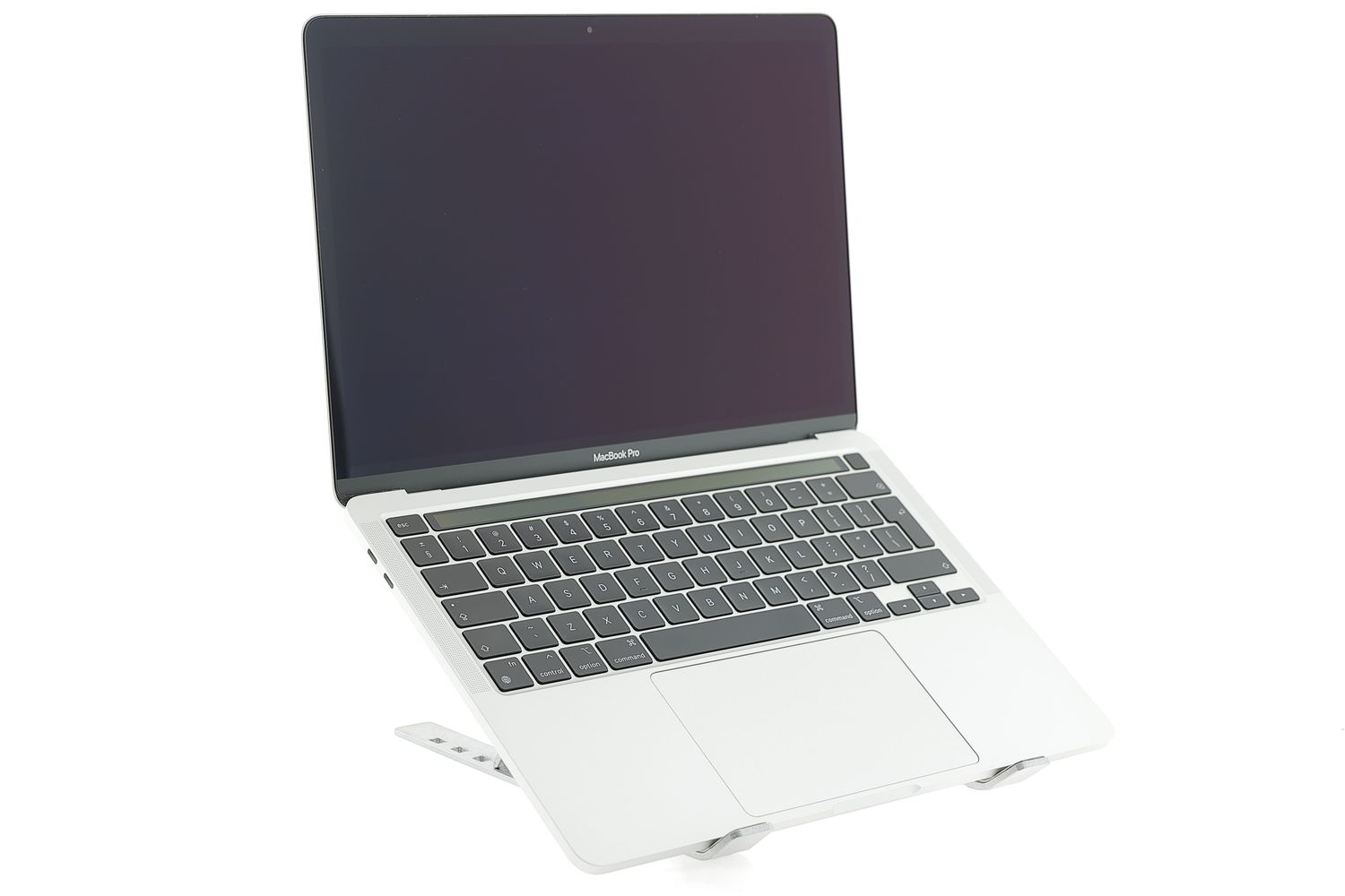 Apple MacBook Pro 13″ 2020, M1 8 Cores, 8 GB, 8 core GPU 256 GB Silver - Excelent