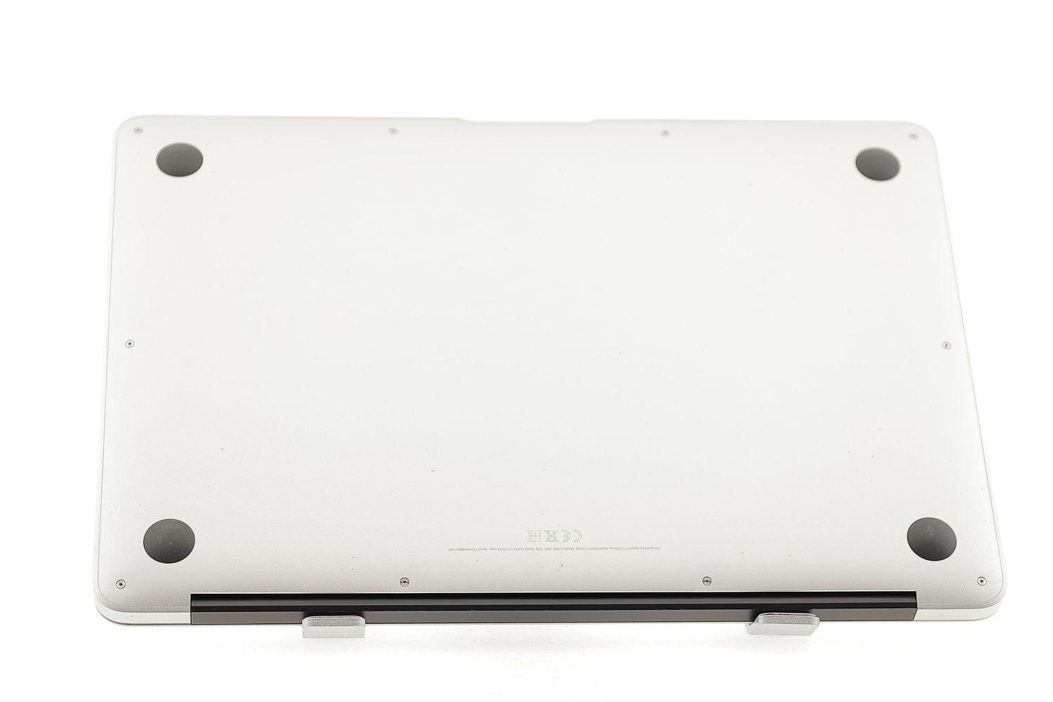 Apple MacBook Air 13″ 2017, i5 1.8 GHz, 8 GB, HD Graphics 6000 128 GB Silver - Много добро