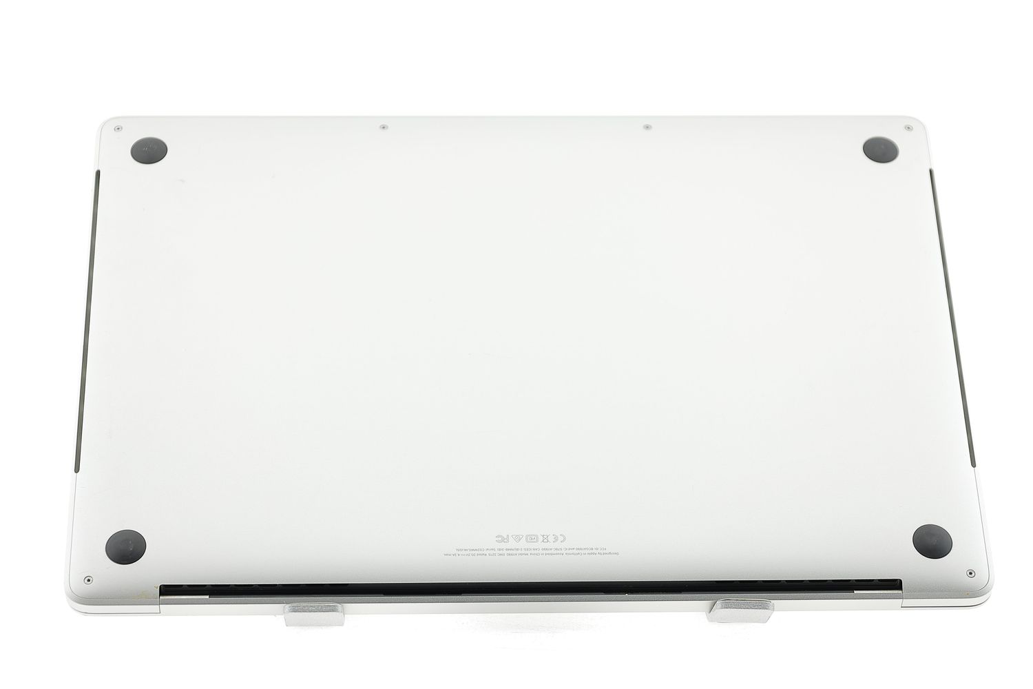 Apple MacBook Pro 15″ Touch Bar 2018, i7 2.2 GHz, 16 GB, AMD Radeon Pro 555X 256 GB Silver - Excelent