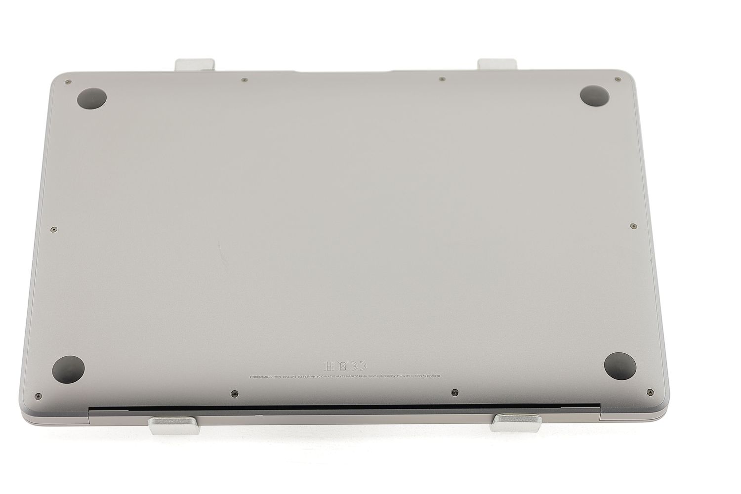 Apple MacBook Air 13″ 2020, M1 8 Cores, 8 GB, 7 core GPU 128 GB Space Gray - Kiváló