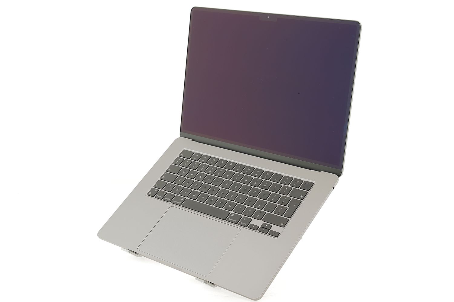 Apple MacBook Air 15″ 2024, M3 8 Cores, 8 GB, 10 core GPU 256 GB Space Gray - Отлично