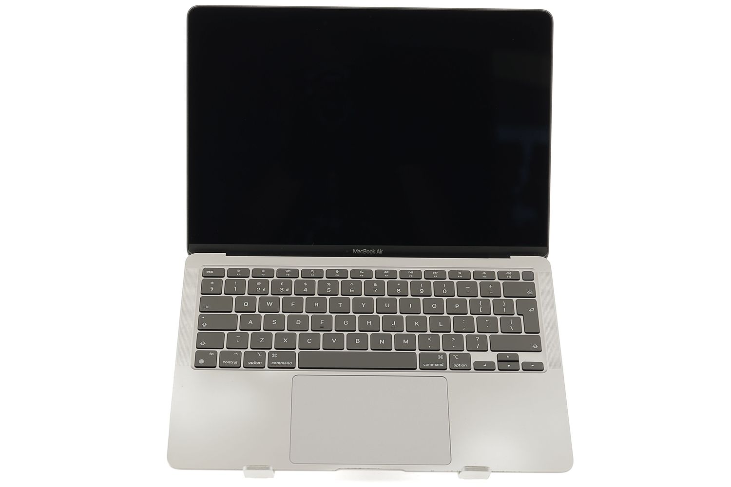 Apple MacBook Air 13″ 2020, i7 1.2 GHz, 8 GB, Intel Iris Plus 256 GB Space Gray - Foarte bun