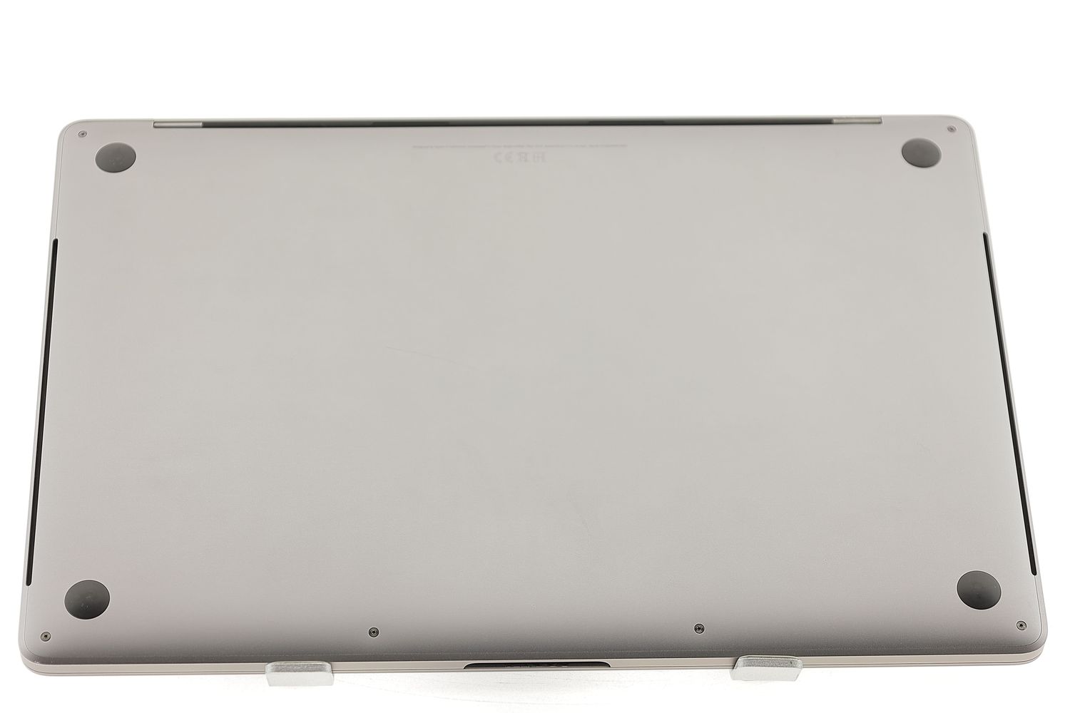 Apple MacBook Pro 15″ Touch Bar 2018, i7 2.2 GHz, 16 GB, AMD Radeon Pro 555X 256 GB Space Gray - Kiváló