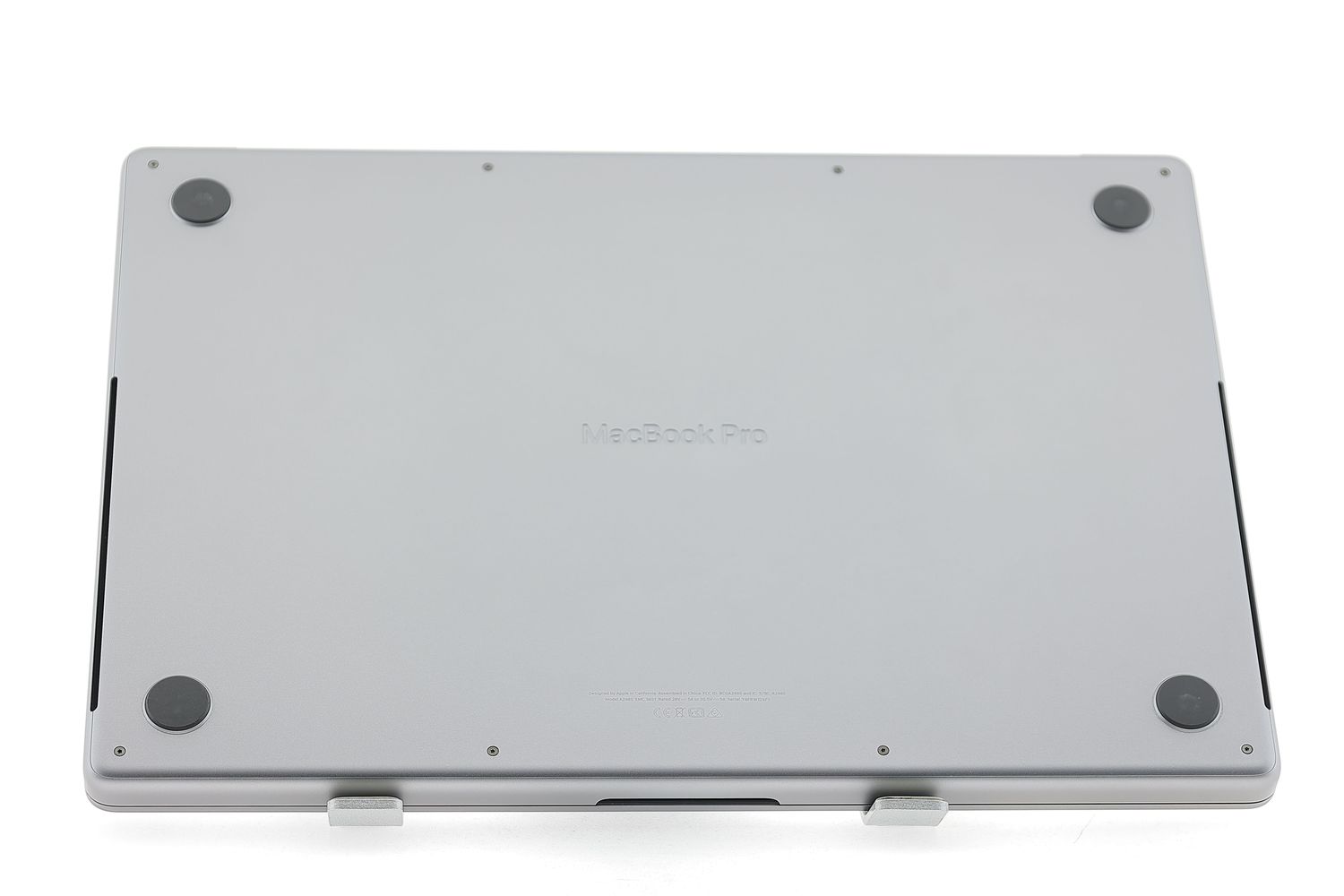 Apple MacBook Pro 13″ 2020, M1 8 Cores, 16 GB, 8 core GPU 256 GB Space Gray - Foarte bun