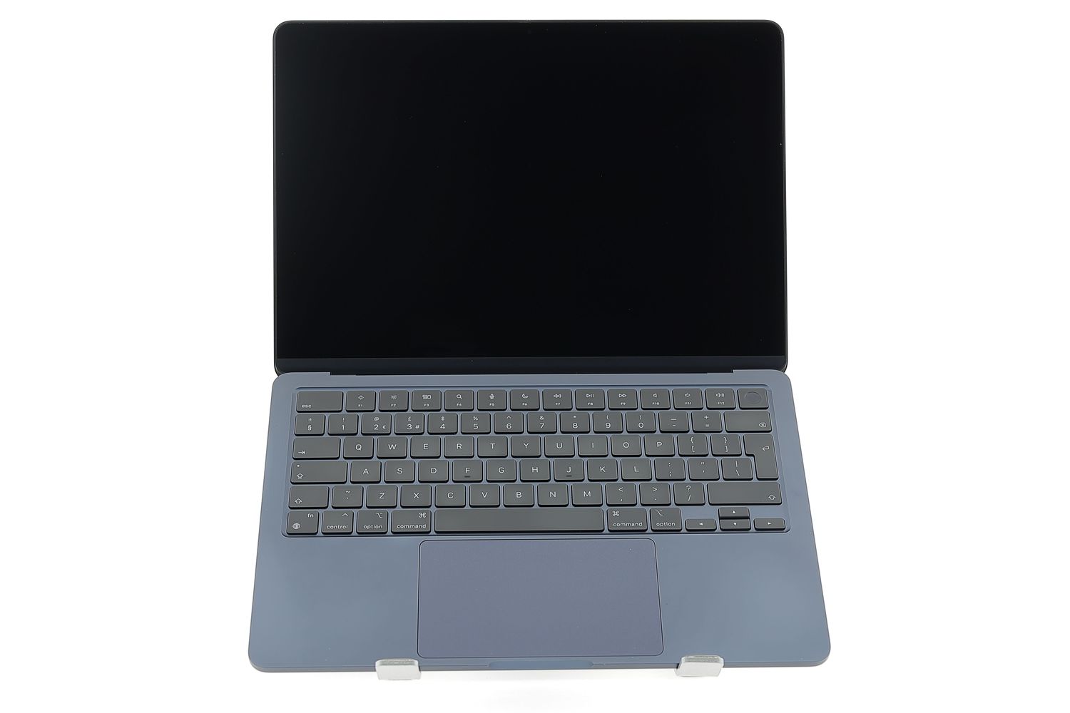 Apple MacBook Air 13″ 2022, M2 8 Cores, 8 GB, 8 core GPU, Midnight