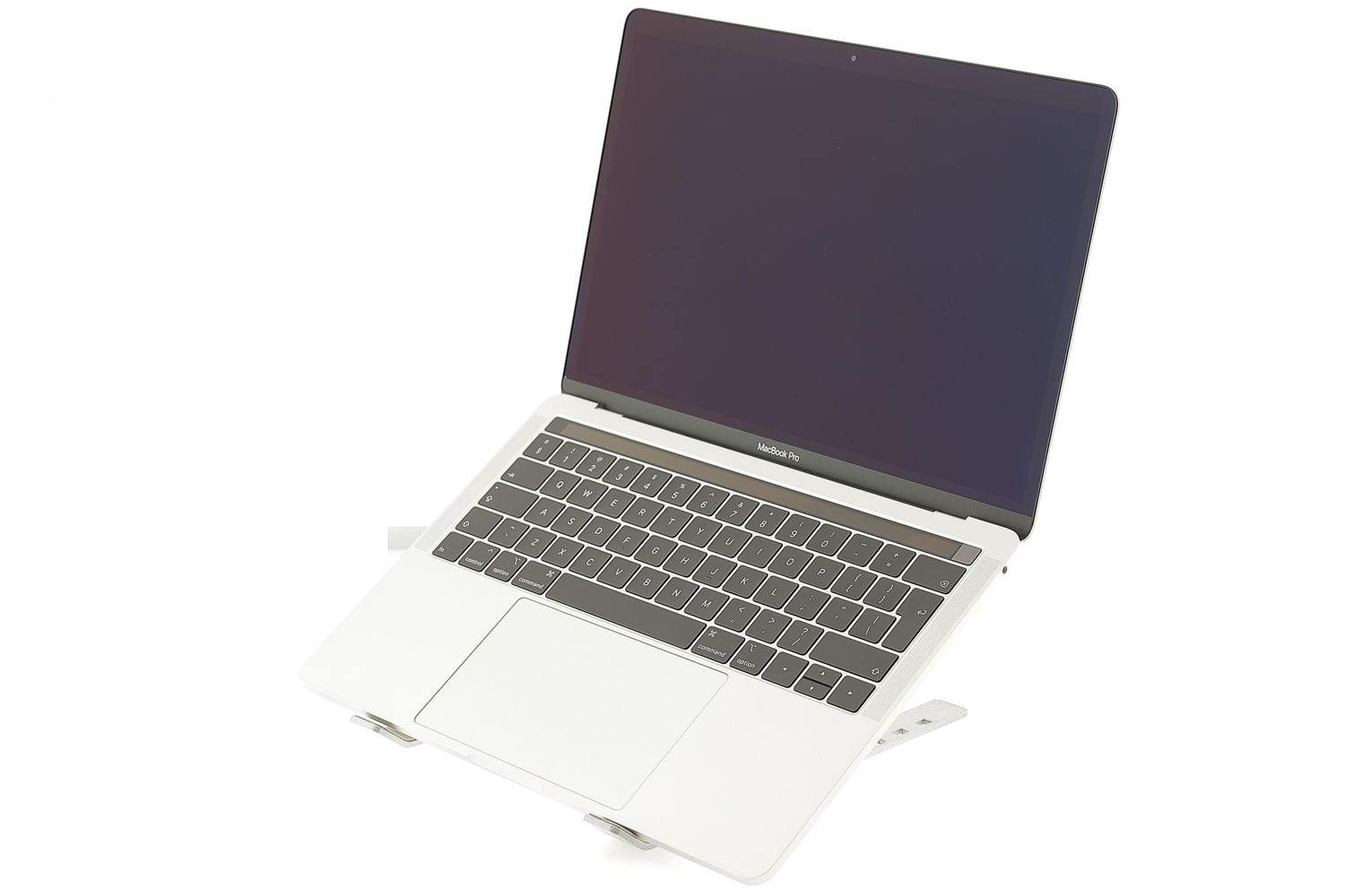 Apple MacBook Pro 13″ Touch Bar 2019, i5 1.4 GHz, 8 GB, Iris Plus Graphics 645 256 GB Silver - Ca nou