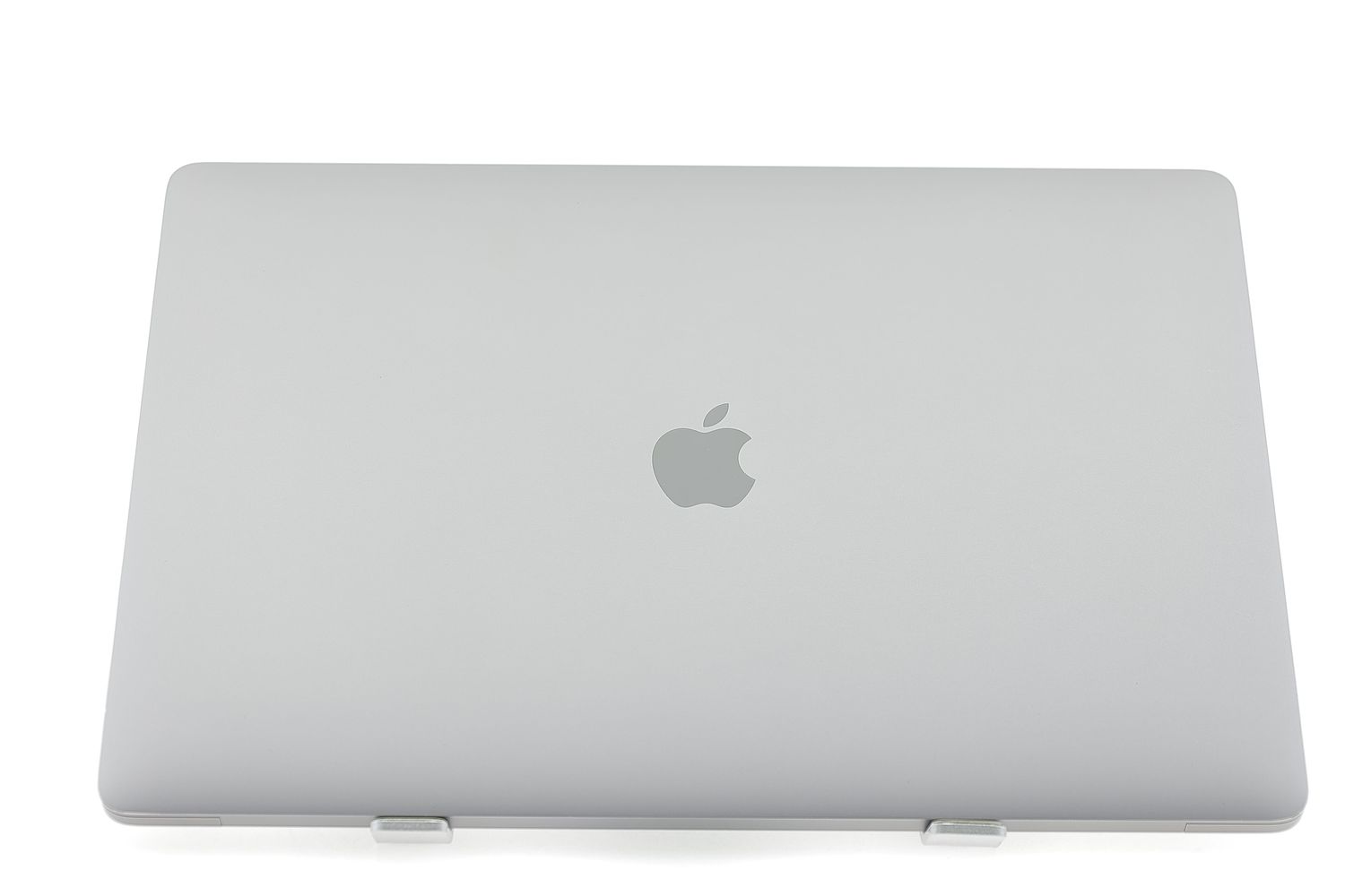 Apple MacBook Pro 15″ Touch Bar 2019, i9 2.4 GHz, 32 GB, AMD Radeon Pro Vega 20 1 TB Space Gray - Excelent