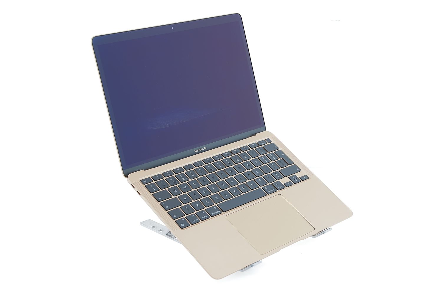 Apple MacBook Air 13″ 2020, M1 8 Cores, 8 GB, 7 core GPU 256 GB Gold - Много добро