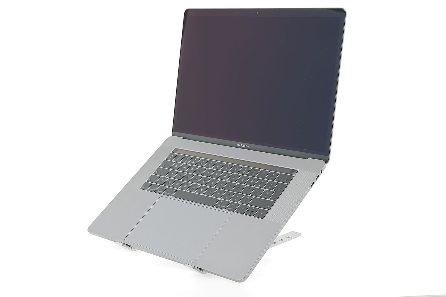 Apple MacBook Pro 15″ Touch Bar 2017, i7 2.9 GHz, 16 GB, AMD Radeon Pro 560 512 GB Space Gray - Újszerű