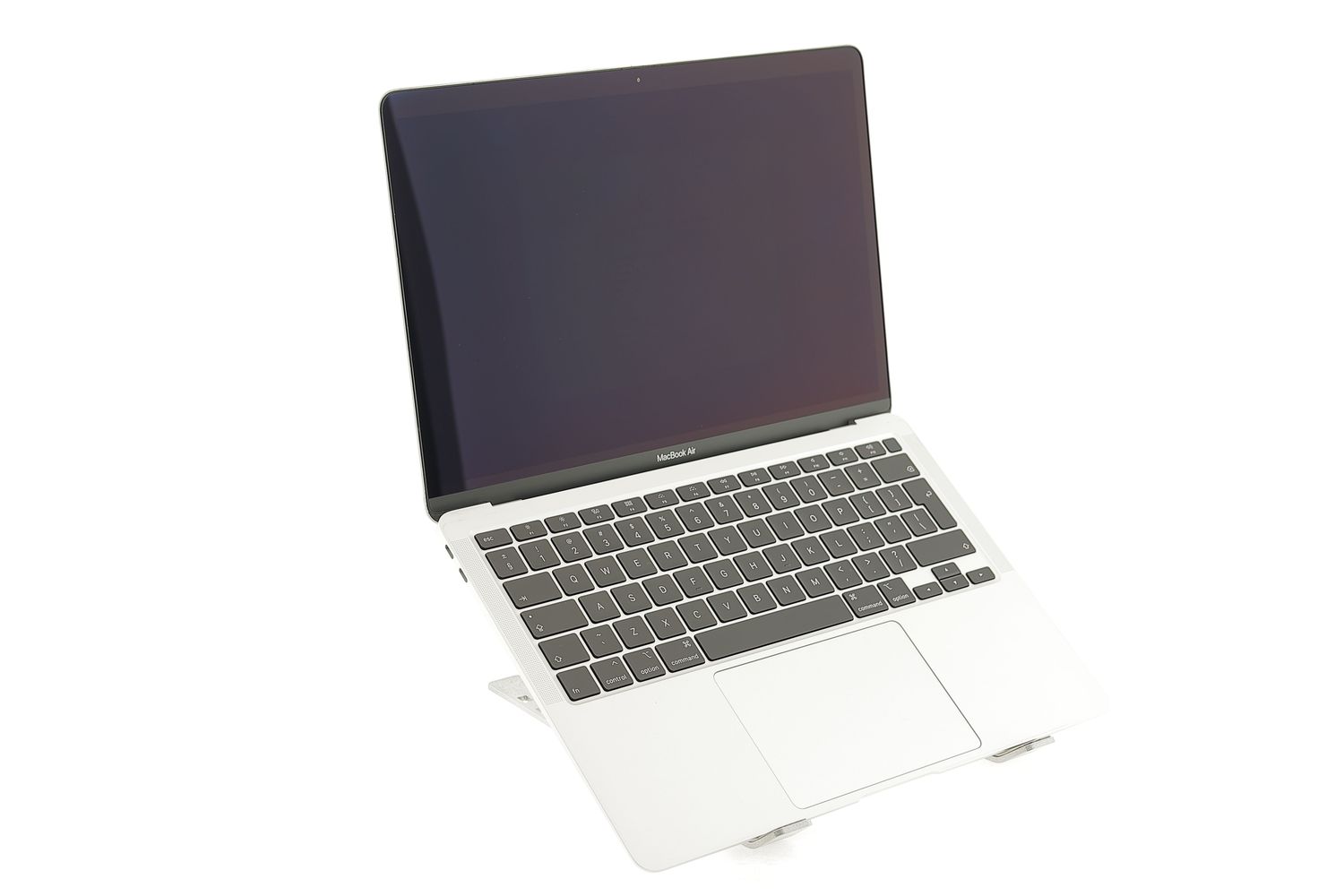 Apple MacBook Air 13″ 2020, i3 1.1 GHz, 8 GB, Intel Iris Plus 256 GB Silver - Ca nou