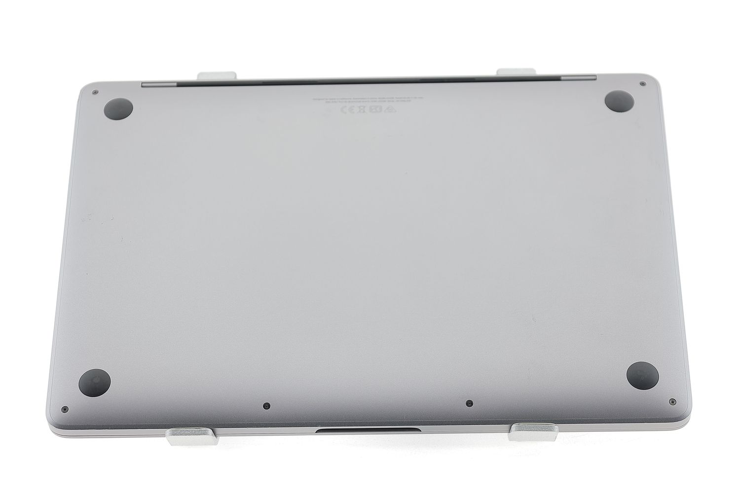 Apple MacBook Pro 13″ 2022, M2 8 Cores, 8 GB, 10 core GPU 512 GB Space Gray - Nagyon jó