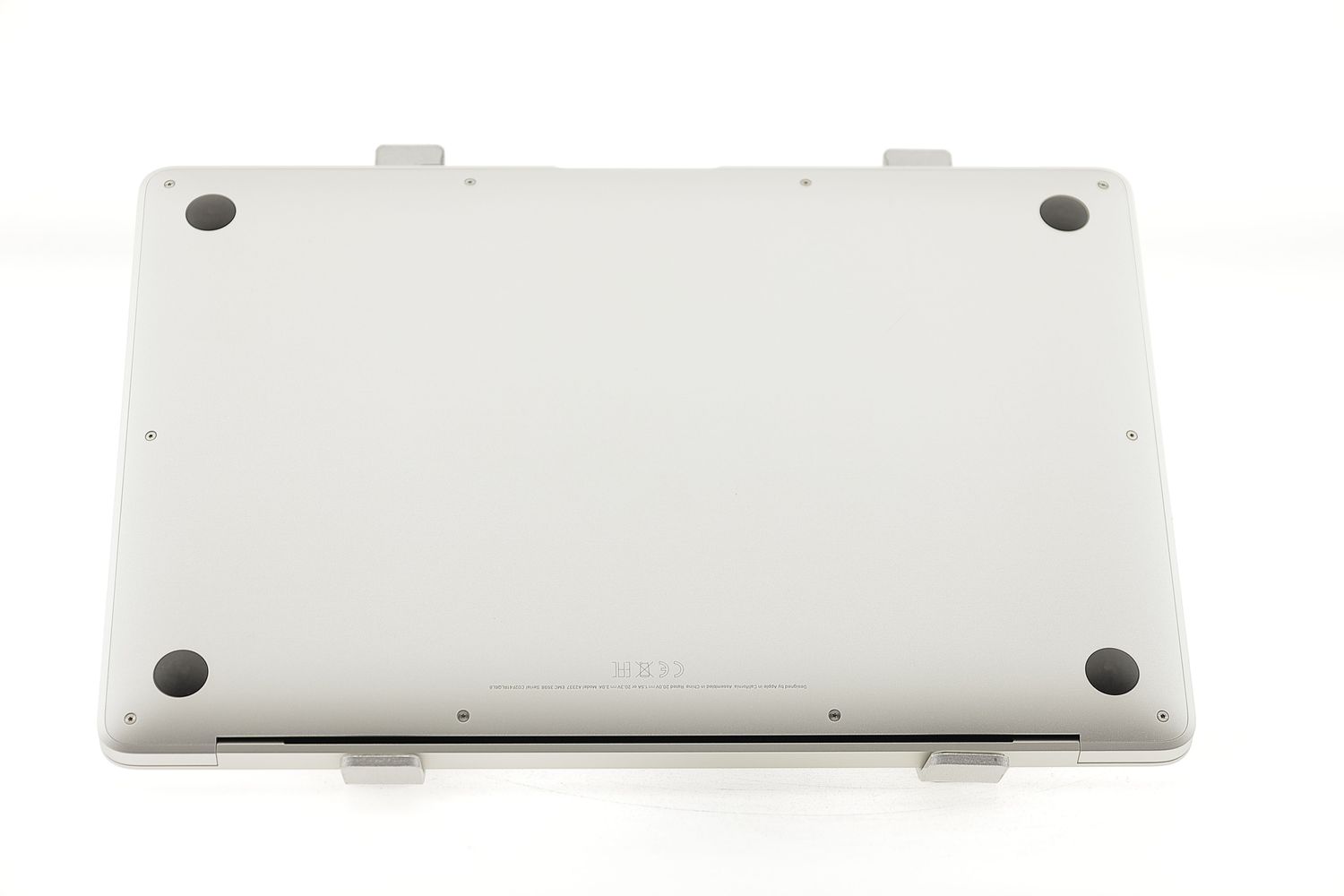 Apple MacBook Air 13″ 2020, M1 8 Cores, 8 GB, 8 core GPU 512 GB Silver - Kiváló