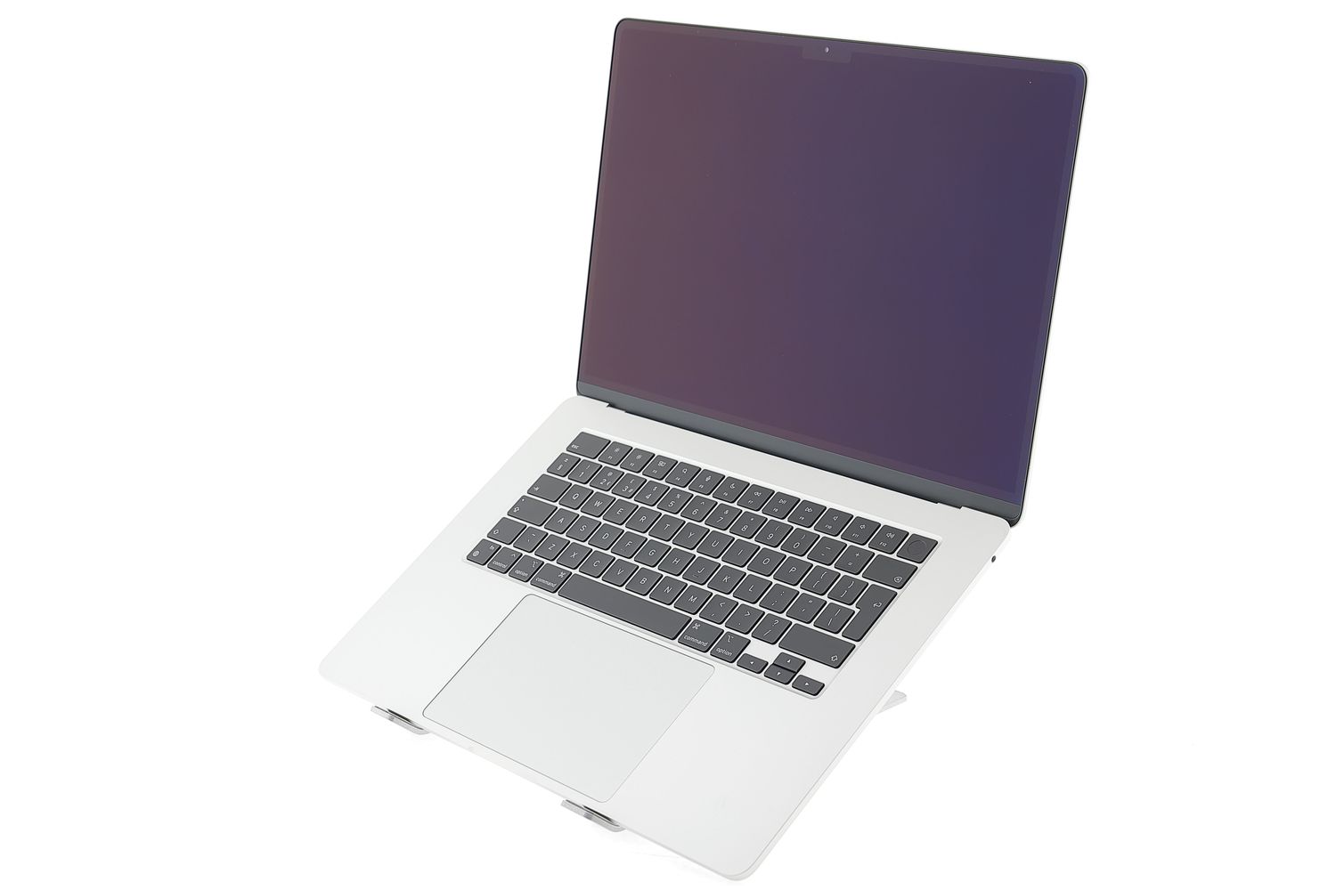 Apple MacBook Air 15″ 2024, M3 8 Cores, 8 GB, 10 core GPU 256 GB Silver - Újszerű