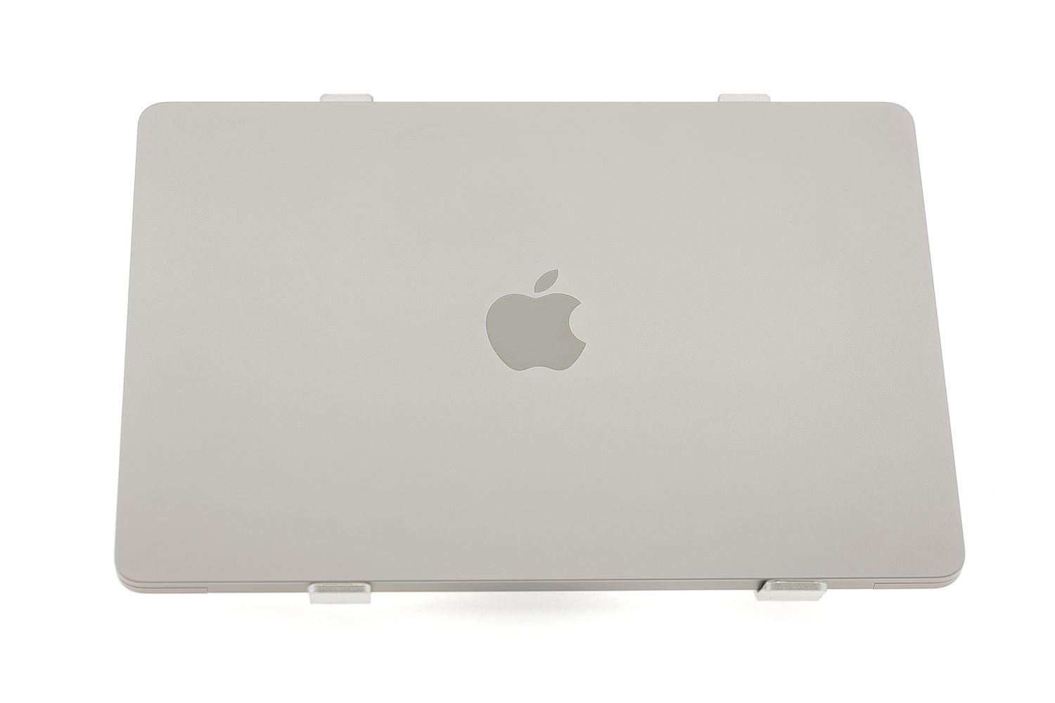 Apple MacBook Air 13″ 2022, M2 8 Cores, 8 GB, 8 core GPU 256 GB Space Gray - Като нов