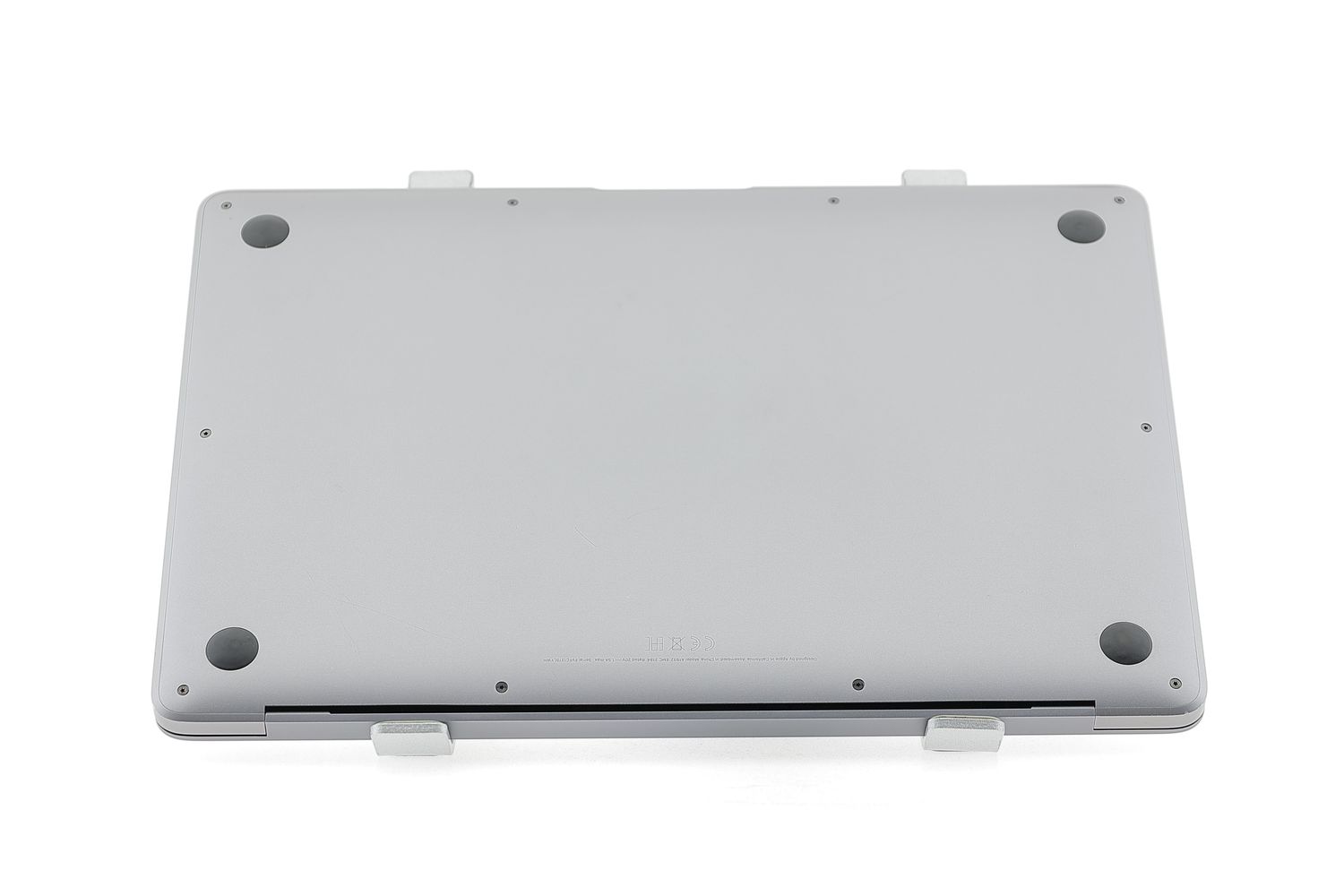 Apple MacBook Air 13″ 2019, i5 1.6 GHz, 8 GB, Intel UHD Graphics 617 256 GB Space Gray - Много добро
