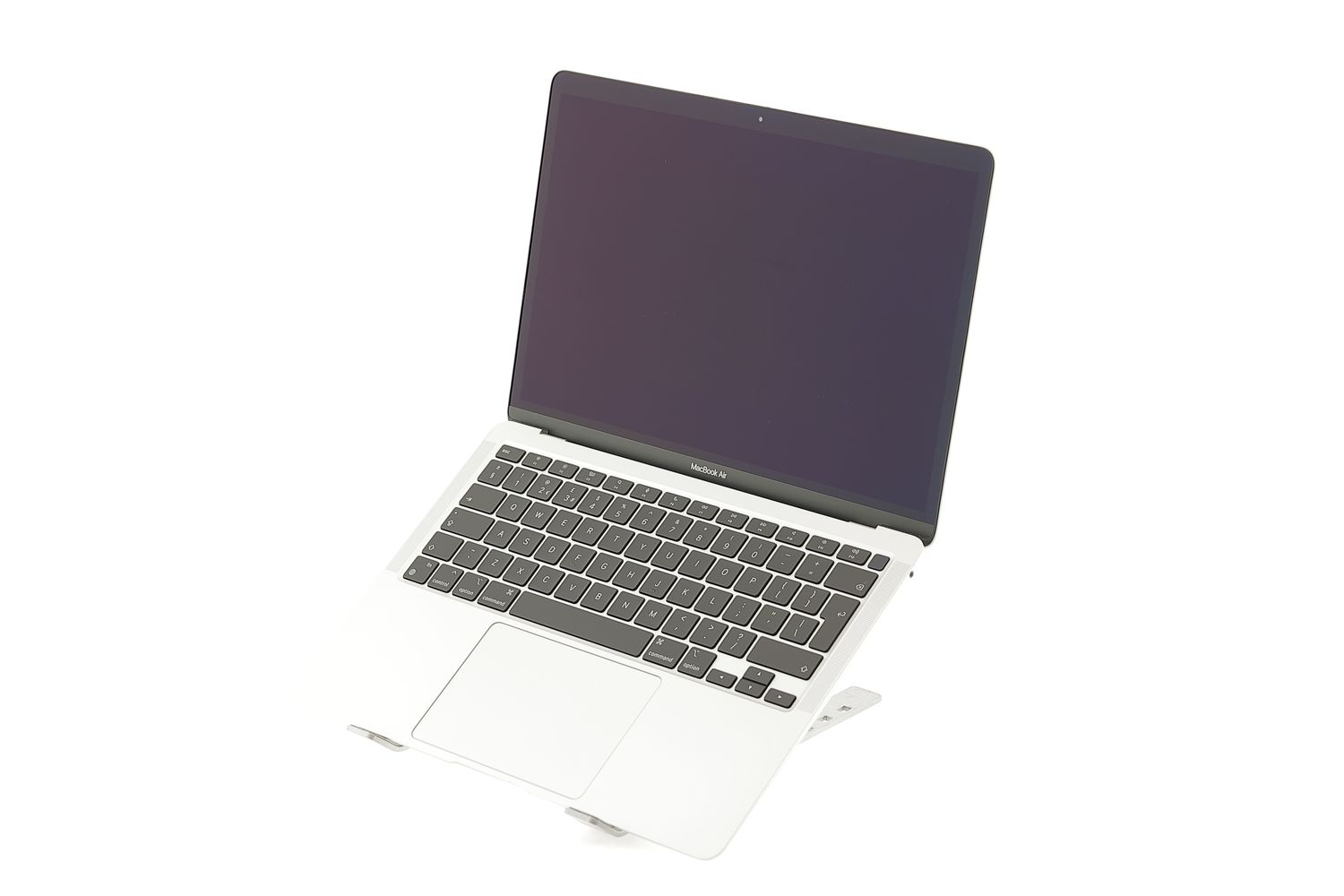 Apple MacBook Air 13″ 2020, M1 8 Cores, 8 GB, 8 core GPU 512 GB Silver - Kiváló