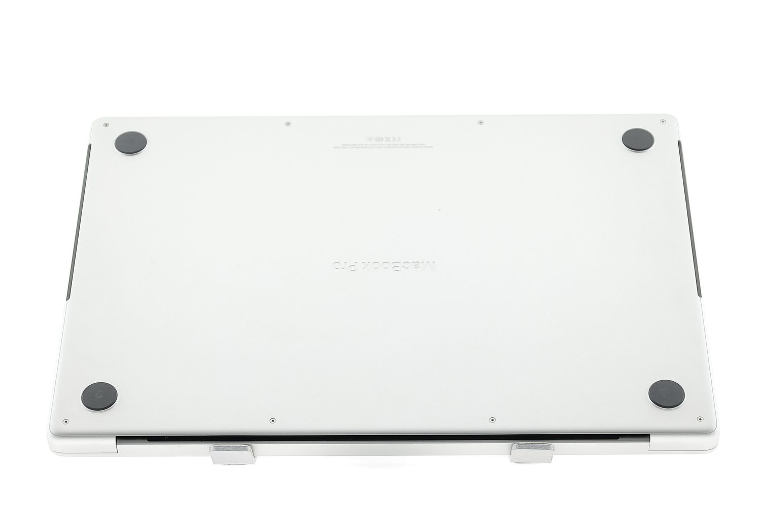 Apple MacBook Pro 16″ 2021, M1 Pro 10 Cores, 16 GB, 16 core GPU 512 GB Silver - Excelent