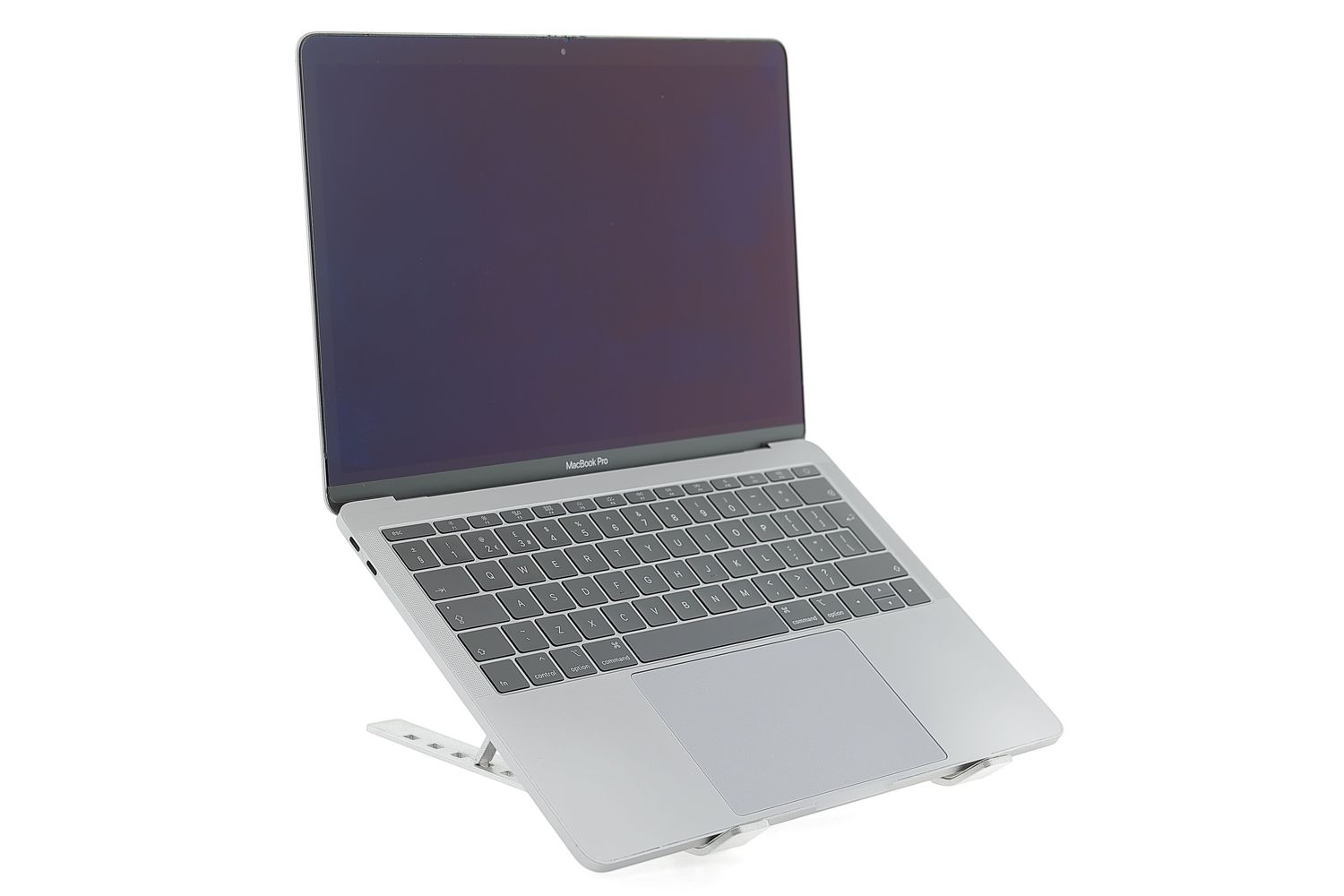 Apple MacBook Pro 13″ 2017, i5 2.3 GHz, 8 GB, Intel Iris Plus Graphics 640 128 GB Space Gray - Много добро
