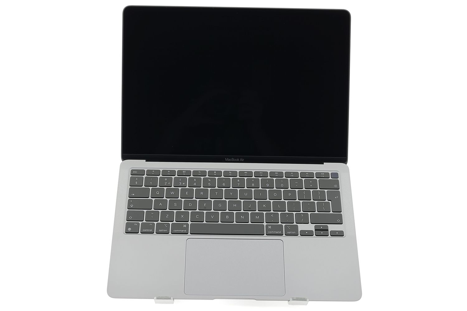 Apple MacBook Air 13″ 2020, i3 1.1 GHz, 8 GB, Intel Iris Plus 256 GB Space Gray - Excelent