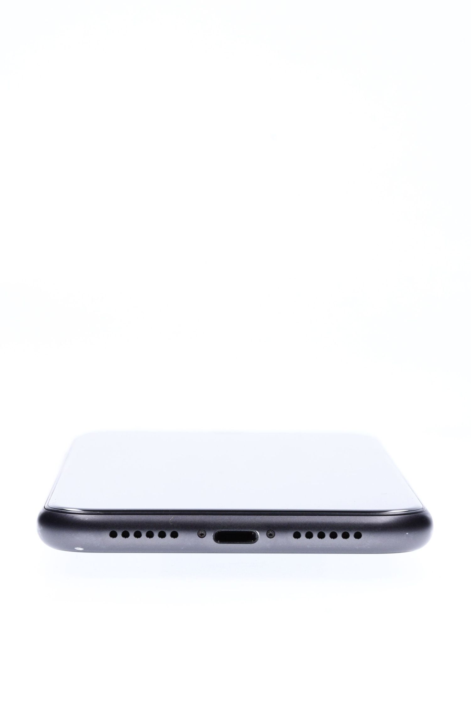 Apple iPhone 11 64 GB Black - Много добро
