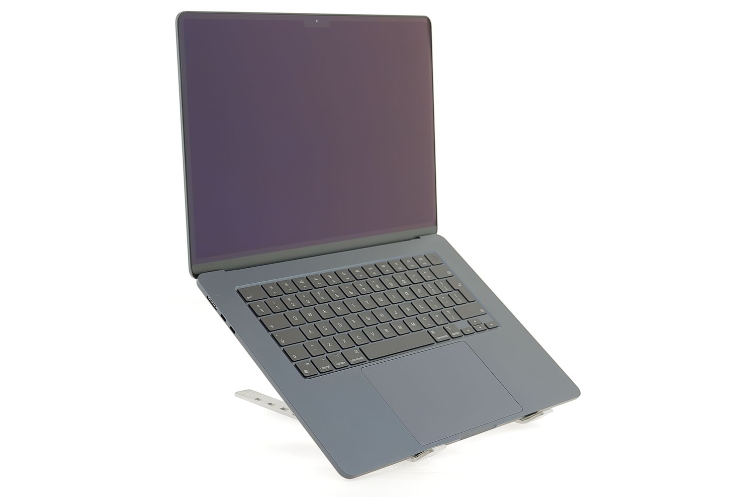 Apple MacBook Air 15″ 2024, M3 8 Cores, 16 GB, 10 core GPU 512 GB Midnight - Újszerű