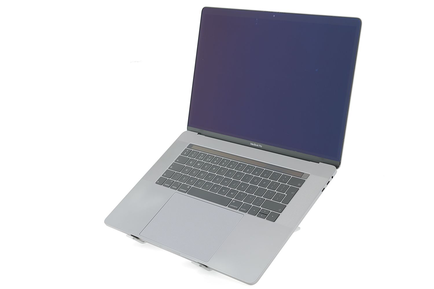 Apple MacBook Pro 15″ Touch Bar 2018, i7 2.6 GHz, 16 GB, AMD Radeon Pro 555X 512 GB Space Gray - Excelent