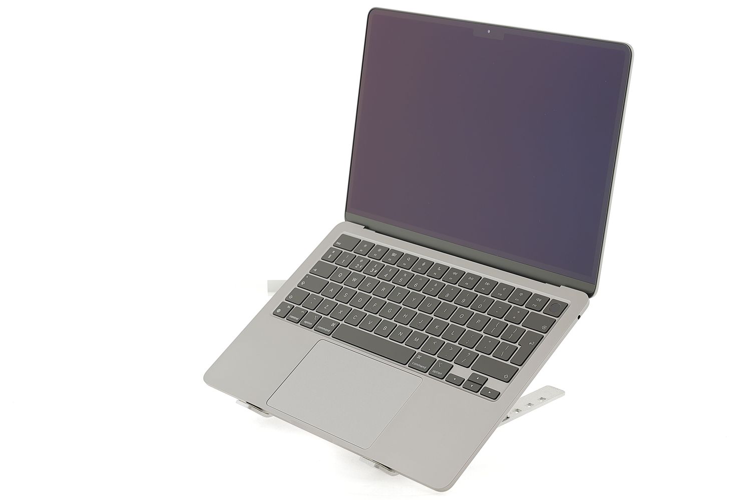 Apple MacBook Air 13″ 2022, M2 8 Cores, 8 GB, 8 core GPU 256 GB Space Gray - Като нов