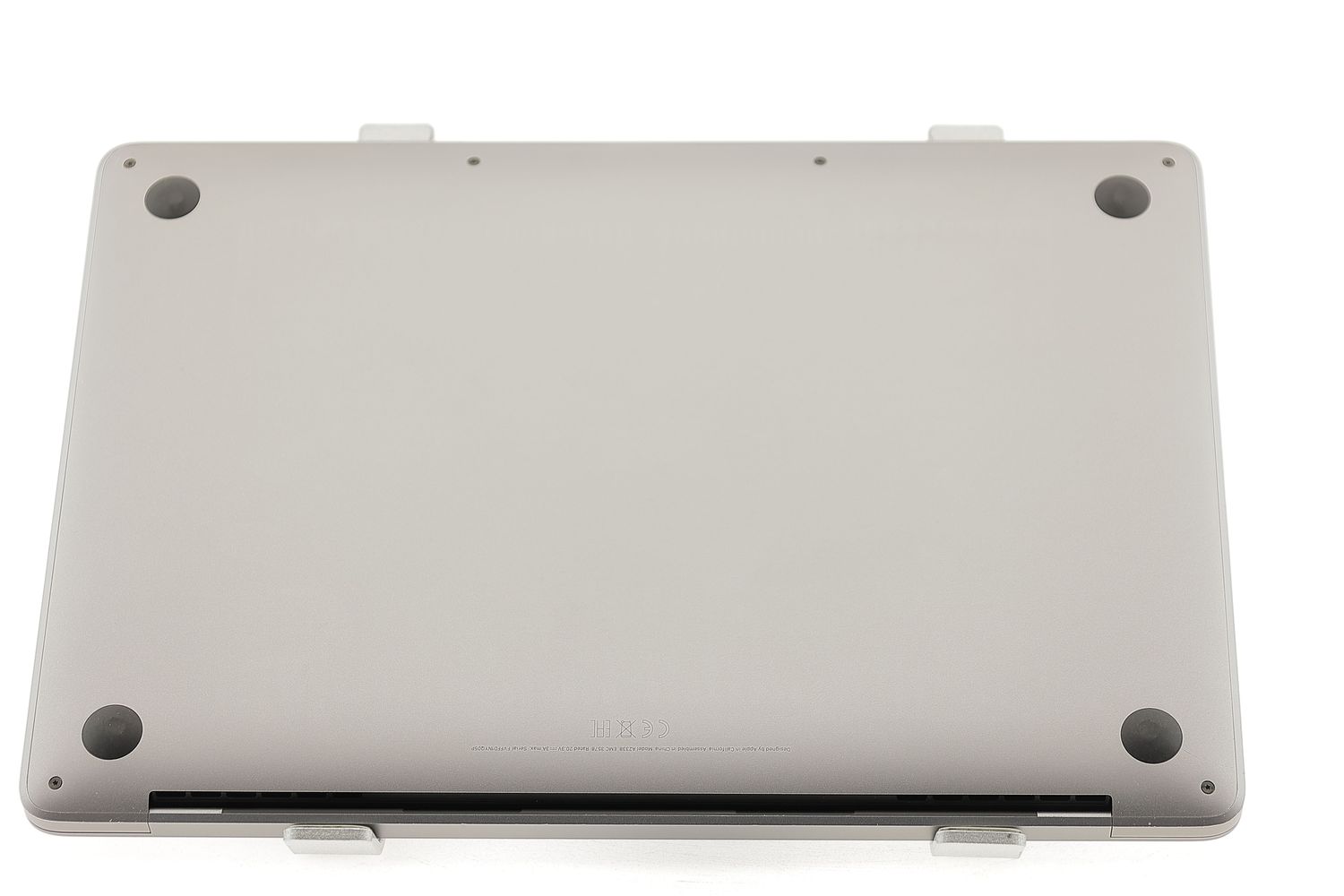 Apple MacBook Pro 13″ 2020, M1 8 Cores, 16 GB, 8 core GPU 512 GB Space Gray