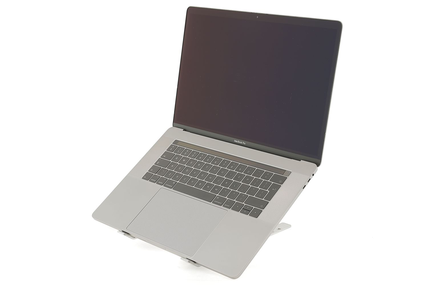 Apple MacBook Pro 15″ Touch Bar 2017, i7 2.8 GHz, 16 GB, AMD Radeon Pro 555 256 GB Space Gray