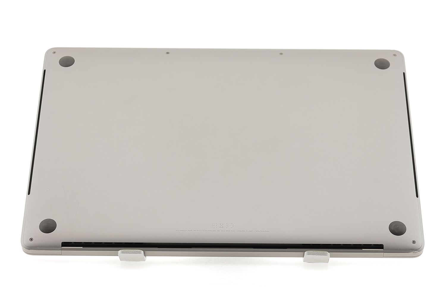 Apple MacBook Pro 15″ Touch Bar 2019, i9 2.3 GHz, 16 GB, AMD Radeon Pro 560X 512 GB Space Gray - Foarte bun