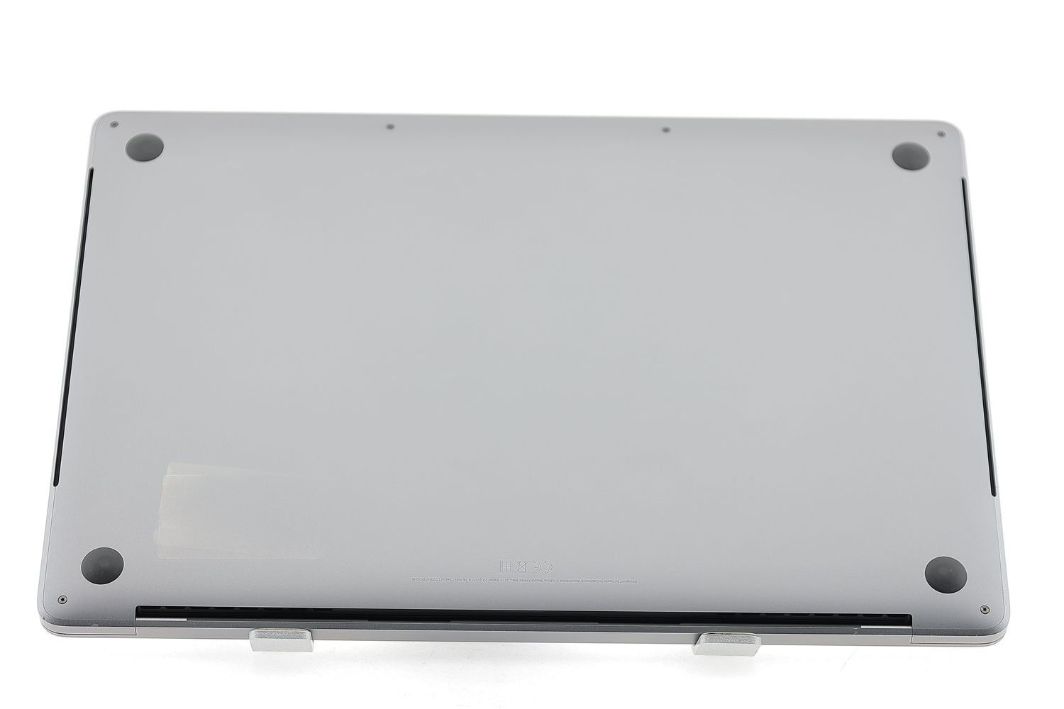 Apple MacBook Pro 15″ Touch Bar 2018, i9 2.9 GHz, 32 GB, AMD Radeon Pro 560X 256 GB Space Gray - Nagyon jó