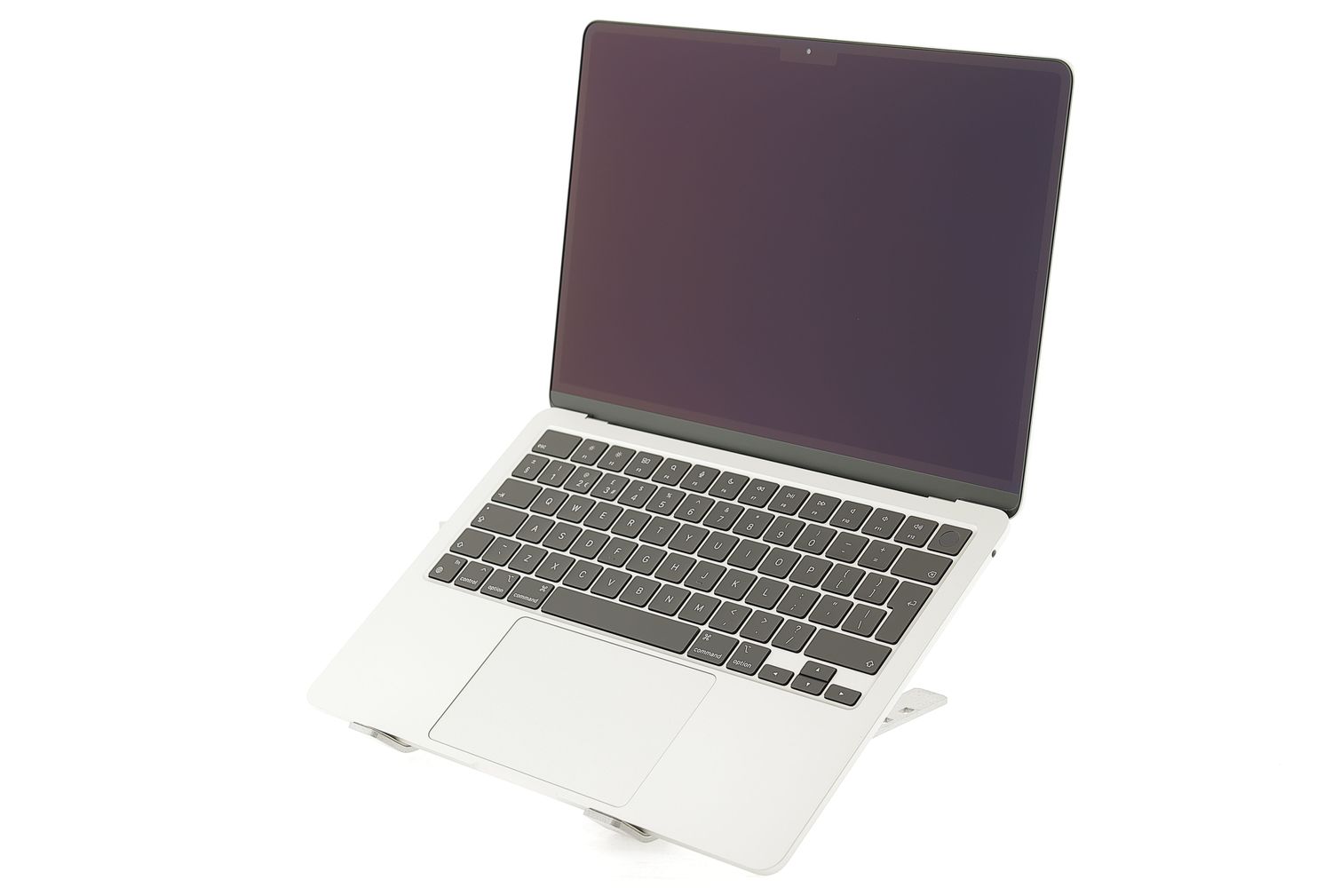 Apple MacBook Air 13″ 2024, M3 8 Cores, 8 GB, 8 core GPU 256 GB Silver - Újszerű