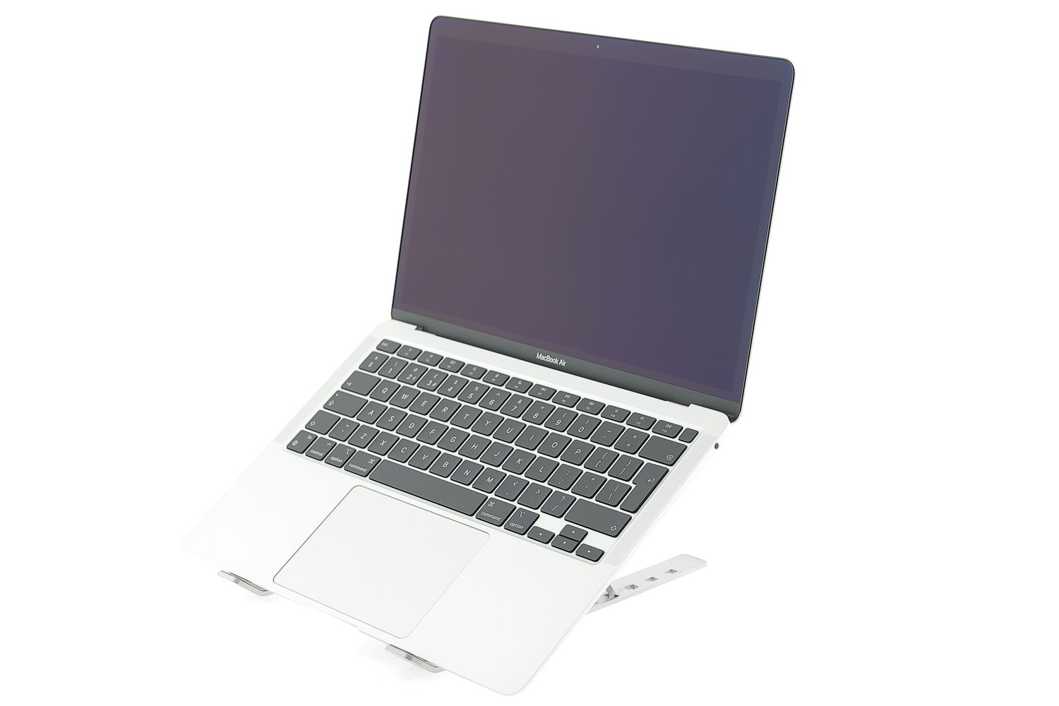 Apple MacBook Air 13″ 2020, i7 1.2 GHz, 16 GB, Intel Iris Plus 512 GB Silver - Като нов