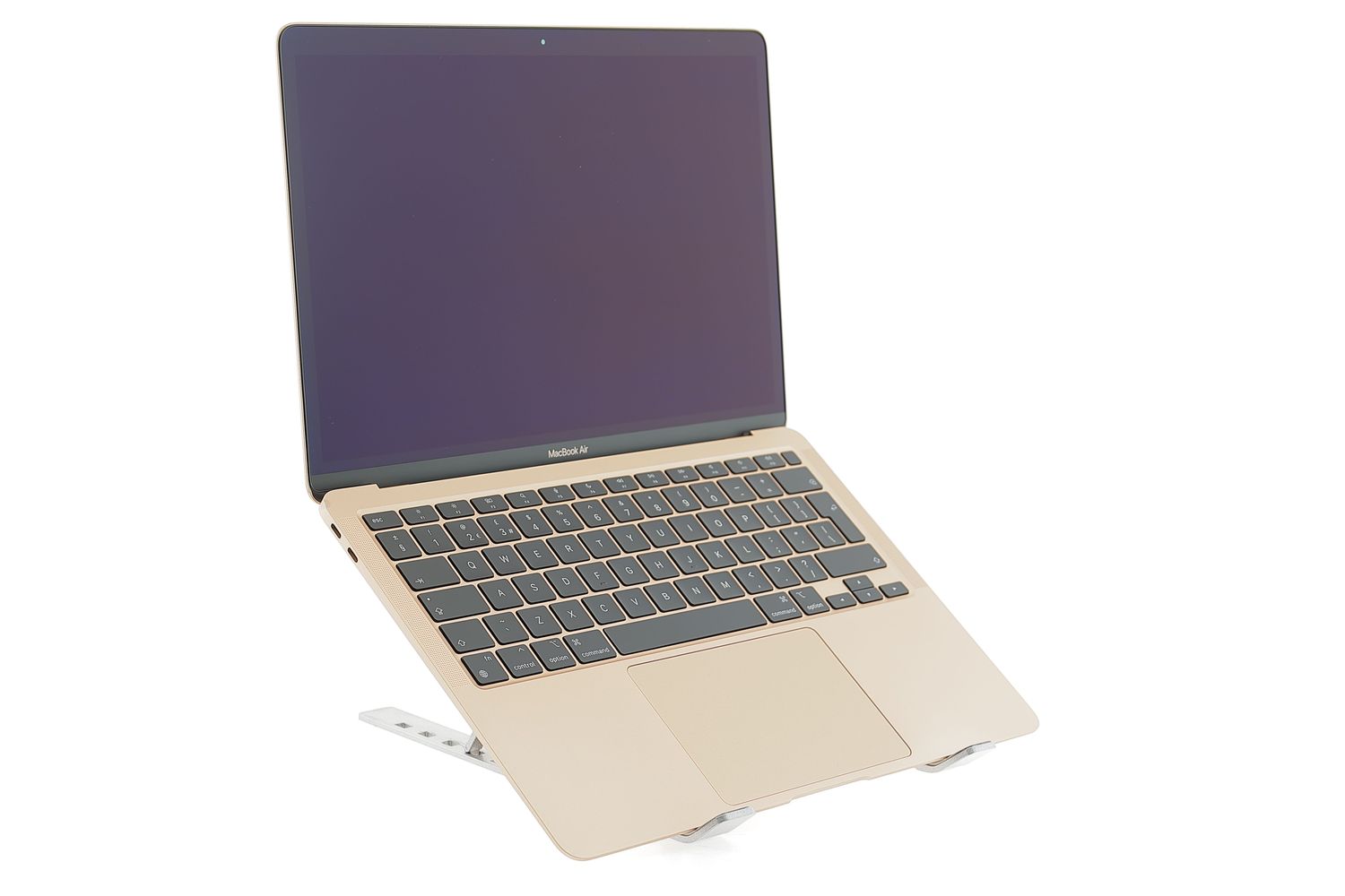 Apple MacBook Air 13″ 2020, M1 8 Cores, 8 GB, 8 core GPU 512 GB Gold - Много добро
