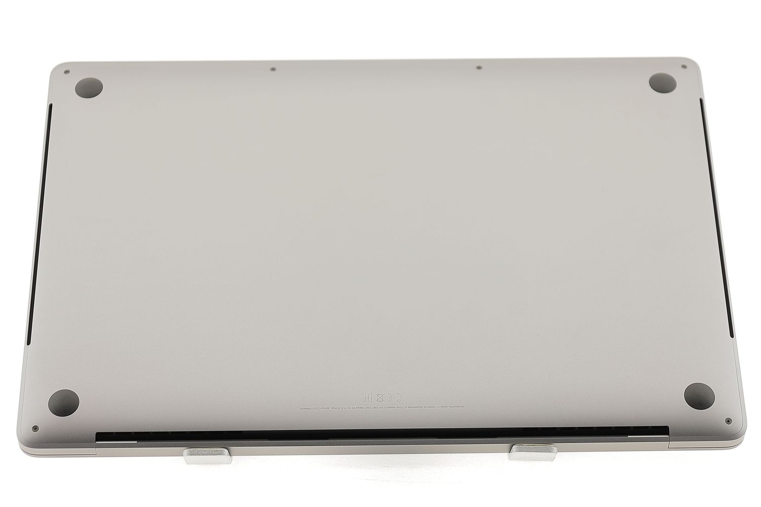Apple MacBook Pro 16″ Touch Bar 2019, i9 2.4 GHz, 32 GB, AMD Radeon Pro 5500M 1 TB Space Gray - Като нов