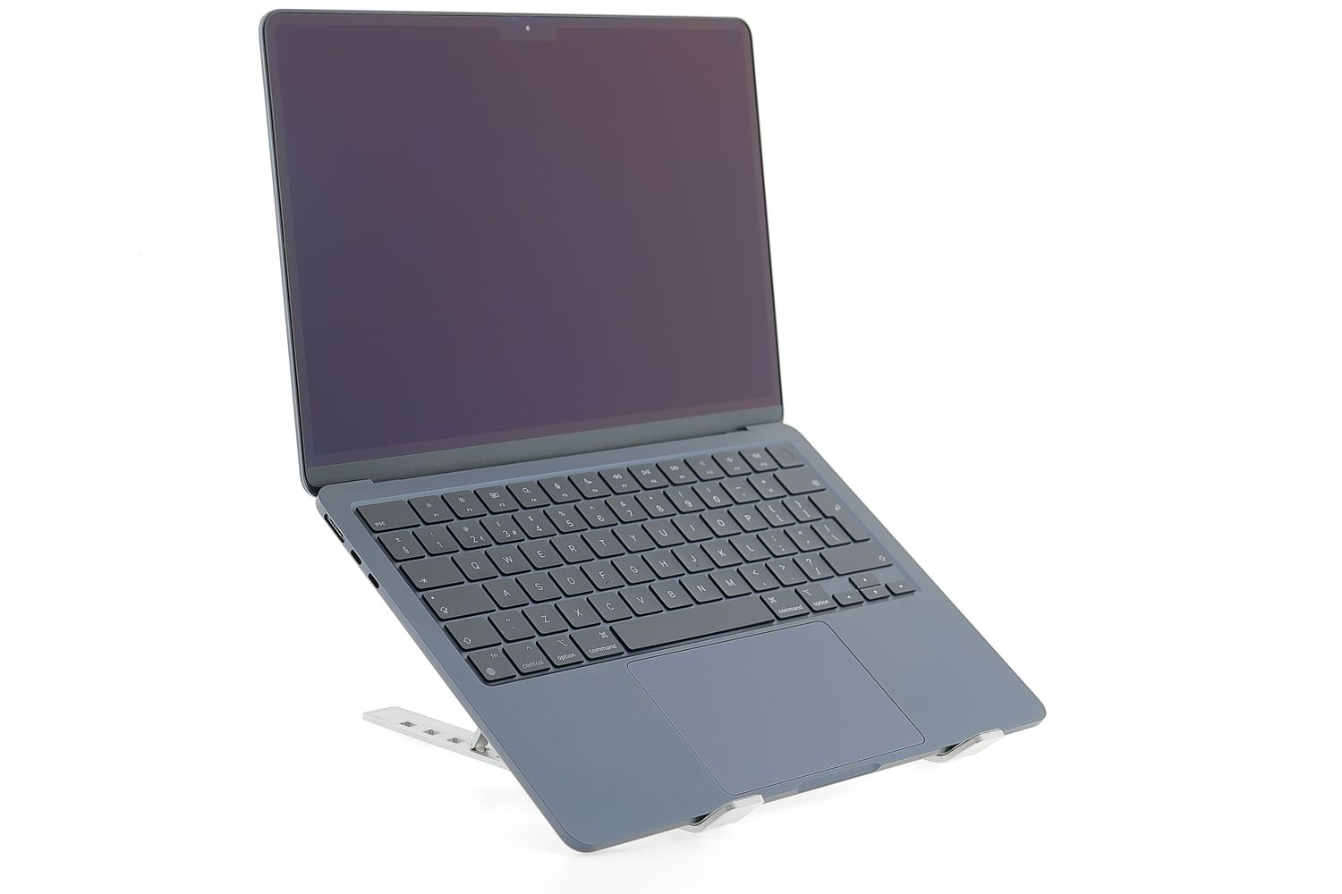 Apple MacBook Air 13″ 2022, M2 8 Cores, 16 GB, 8 core GPU 256 GB Midnight - Újszerű