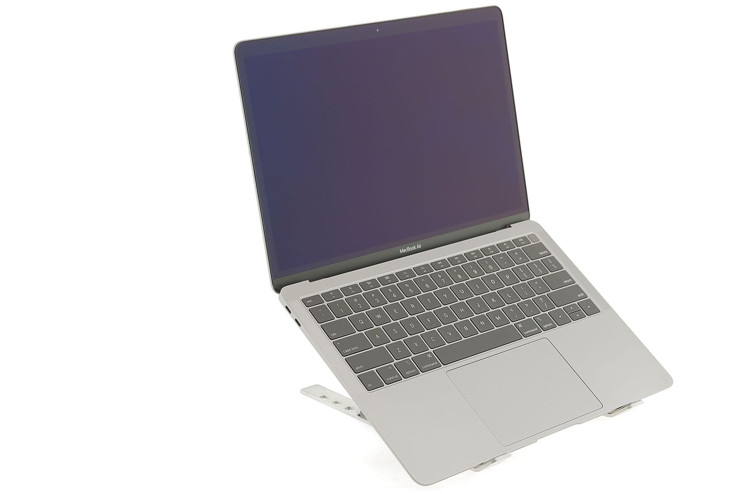 Apple MacBook Air 13″ 2019, i5 1.6 GHz, 8 GB, Intel UHD Graphics 617 256 GB Space Gray - Отлично
