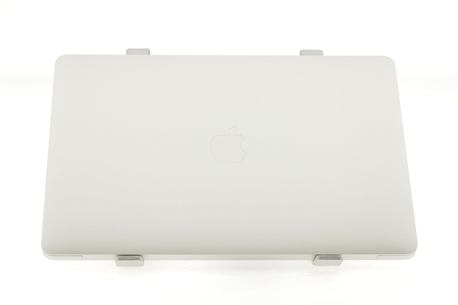 Apple MacBook Air 13″ 2020, M1 8 Cores, 8 GB, 8 core GPU 512 GB Silver - Kiváló