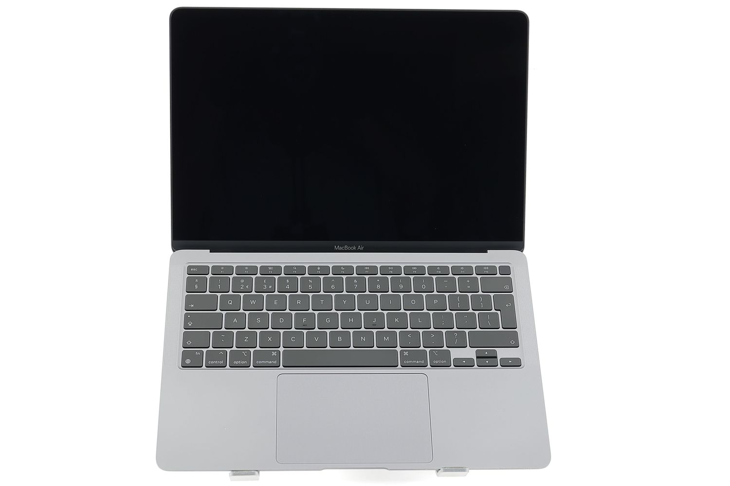 Apple MacBook Air 13″ 2020, M1 8 Cores, 8 GB, 7 core GPU 256 GB Space Gray - Foarte bun