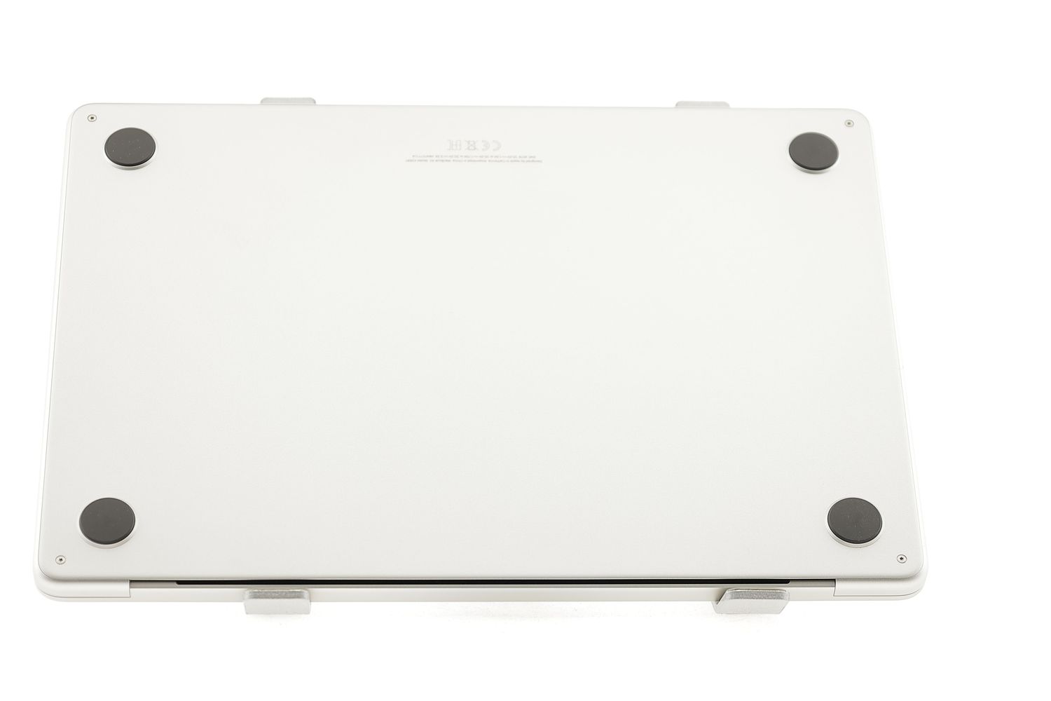 Apple MacBook Air 13″ 2022, M2 8 Cores, 8 GB, 8 core GPU 256 GB Silver - Ca nou