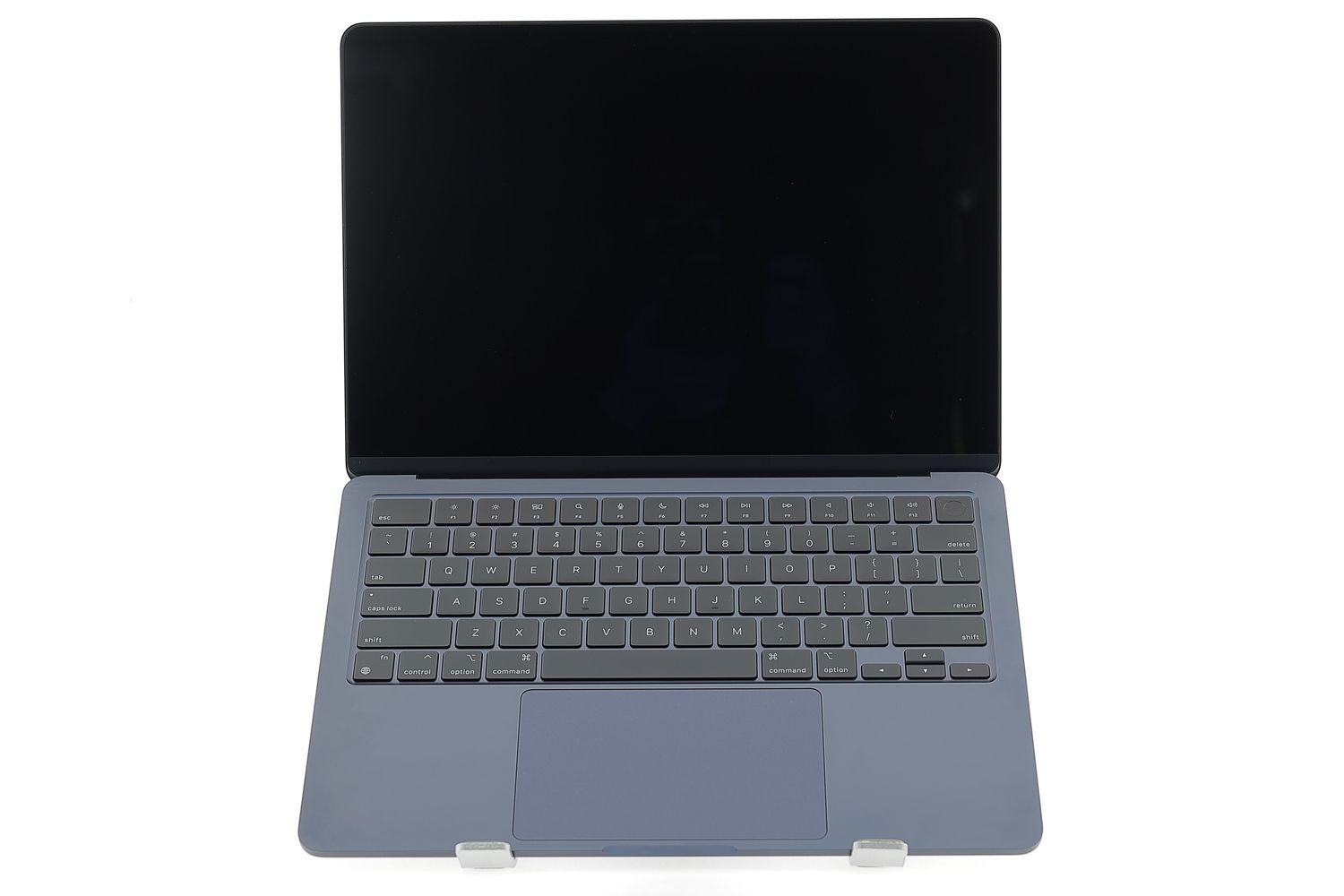Apple MacBook Air 13″ 2022, M2 8 Cores, 8 GB, 8 core GPU 256 GB Midnight - Ca nou